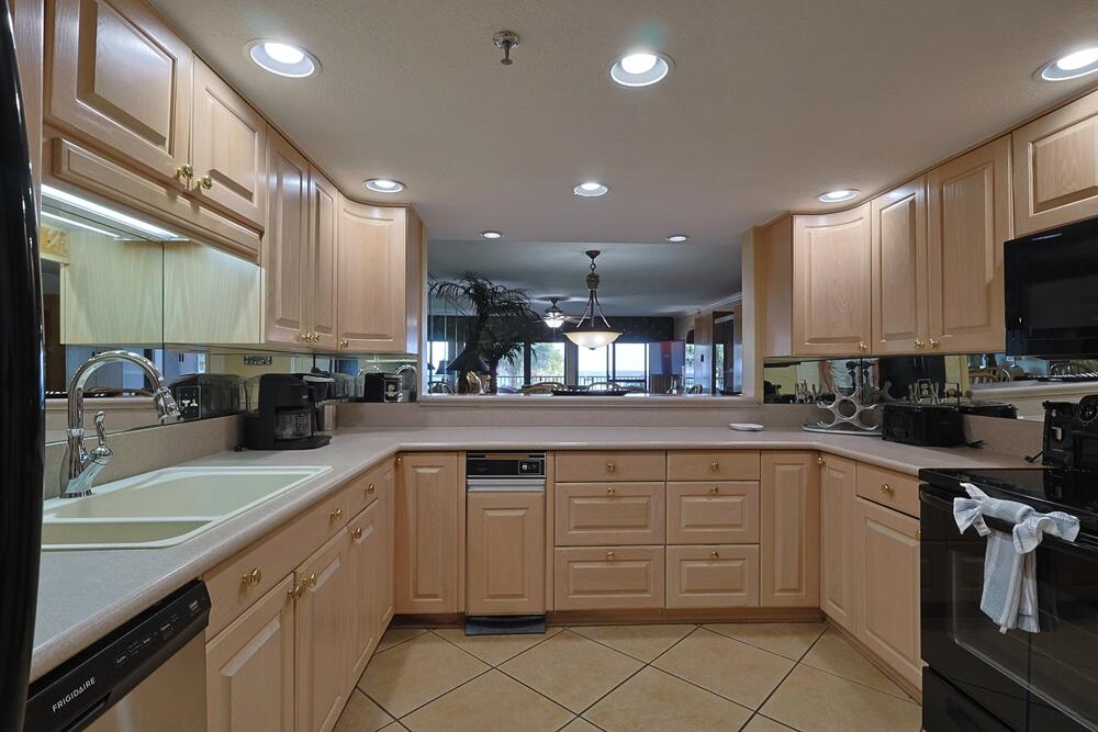 BREAKERS EAST CONDO - Residential