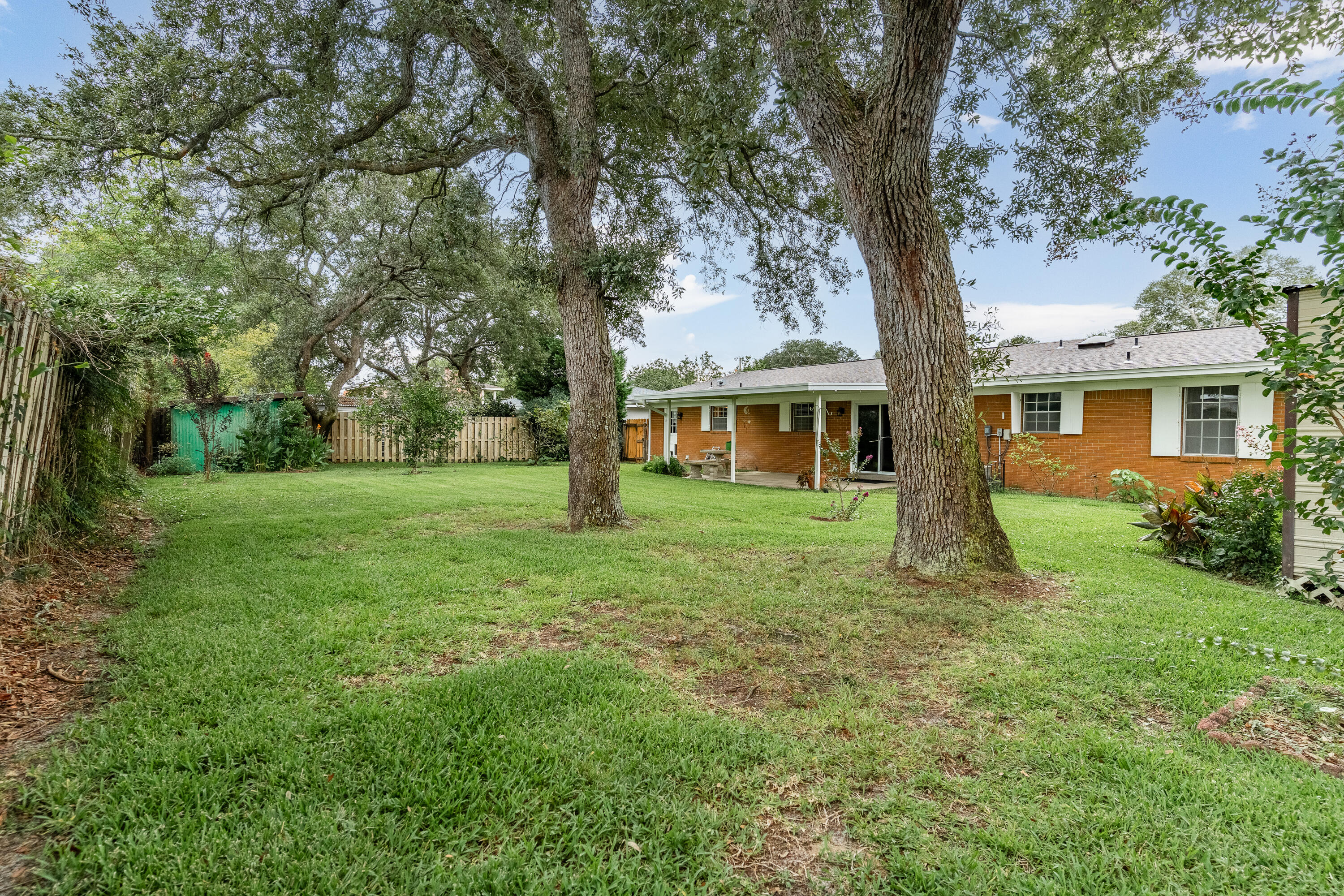BAYOU WOODS 3RD ADD - Residential