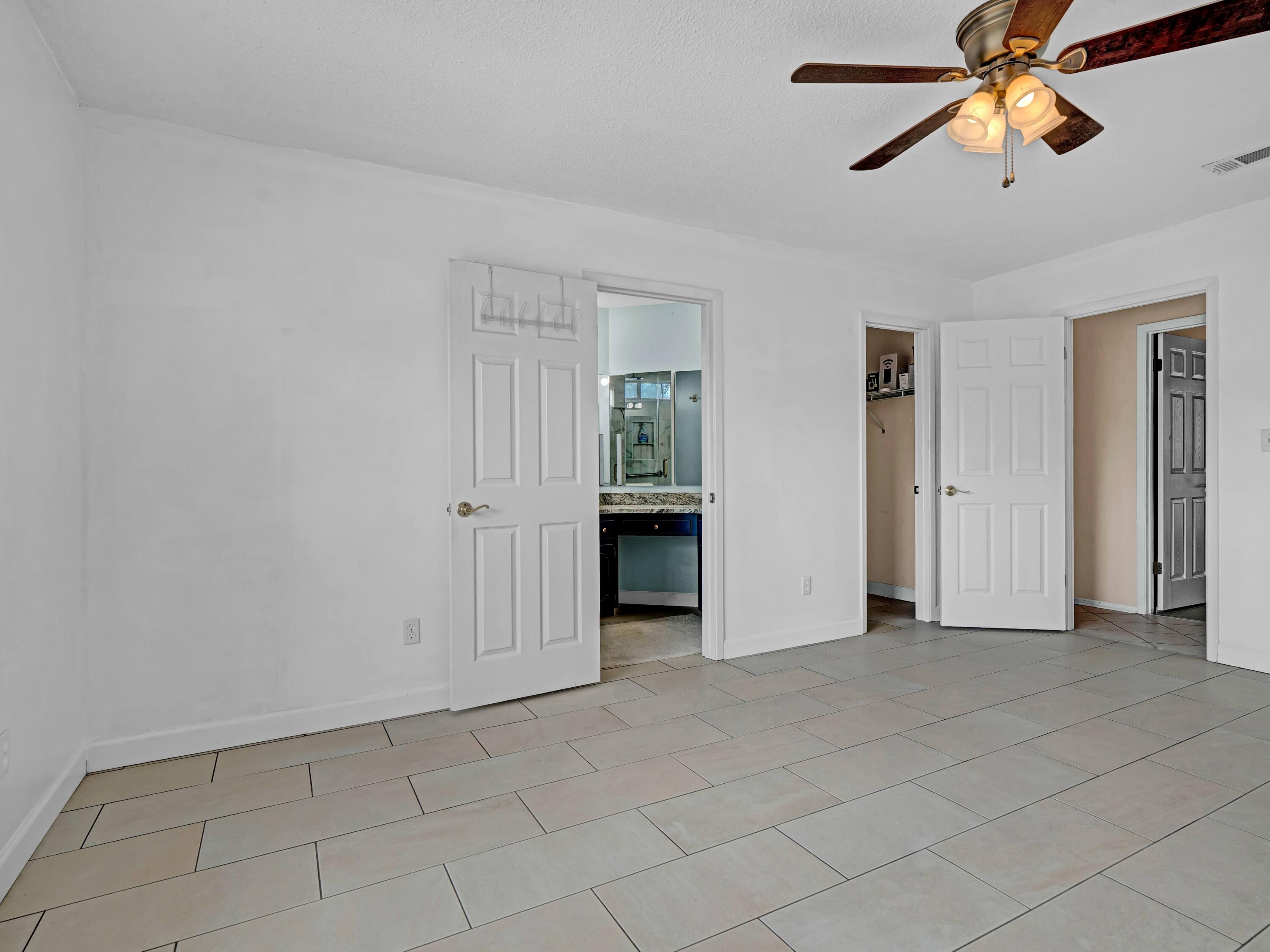 COLLEGE OAKS - Residential