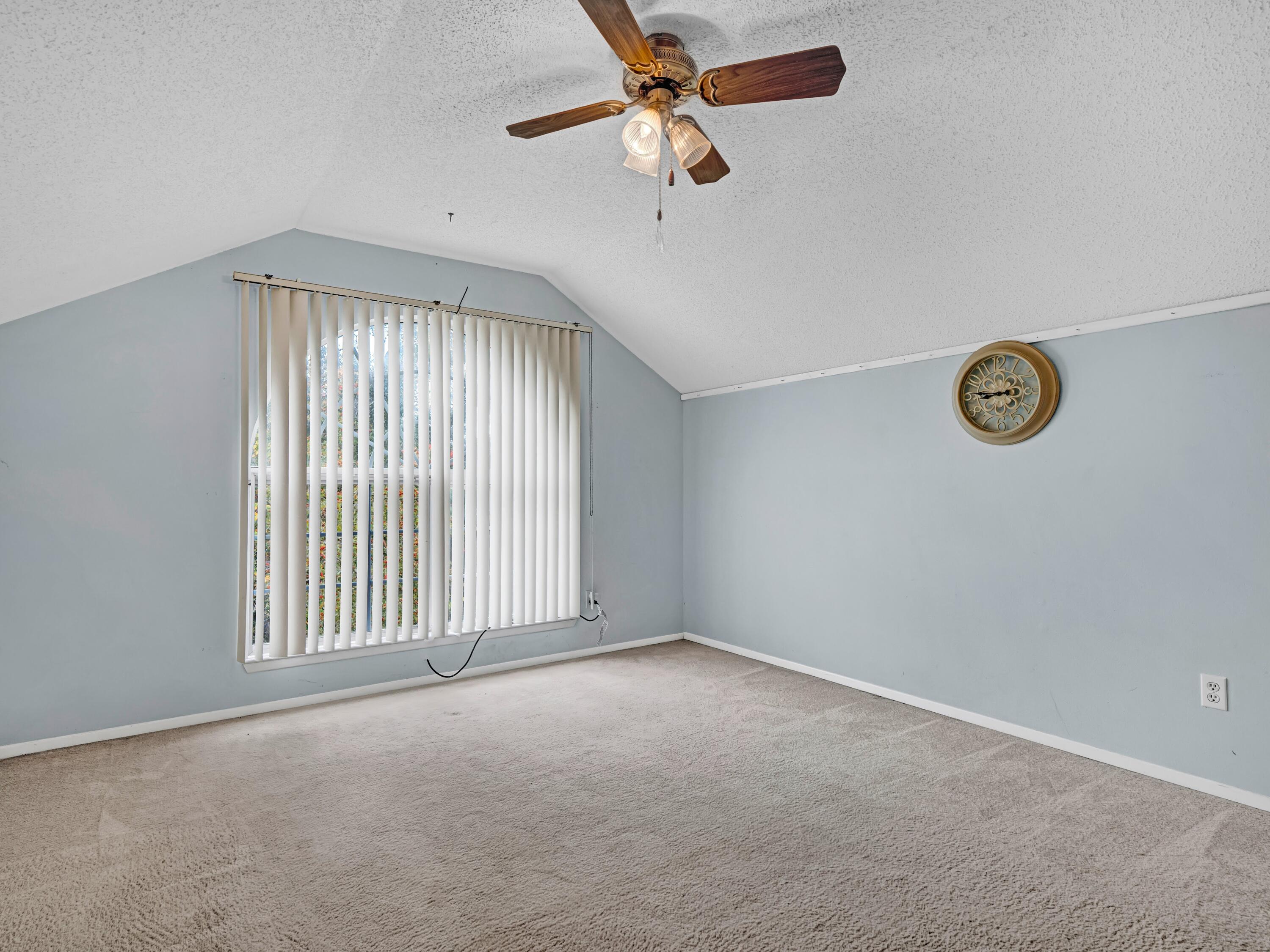 COLLEGE OAKS - Residential