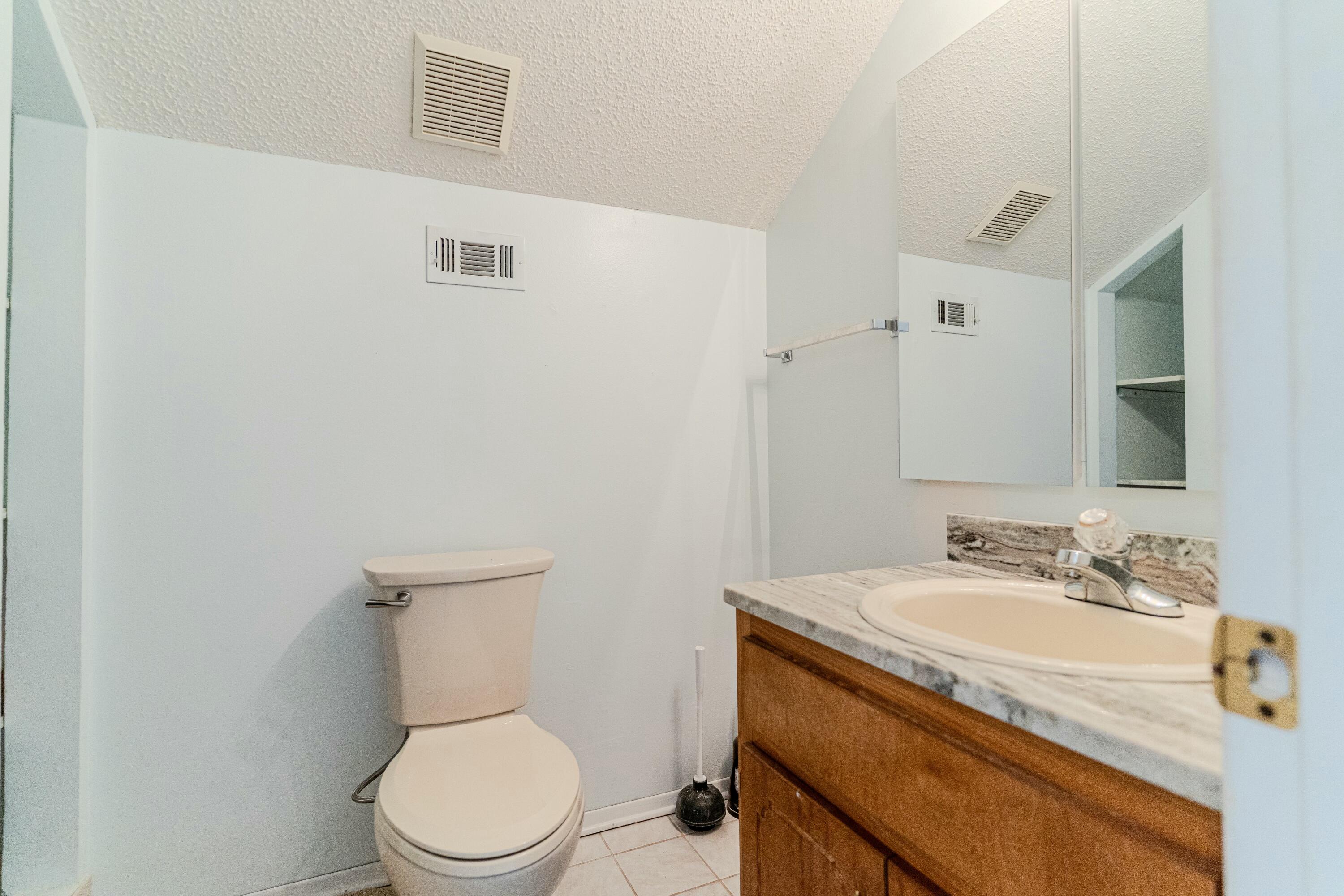 COLLEGE OAKS - Residential