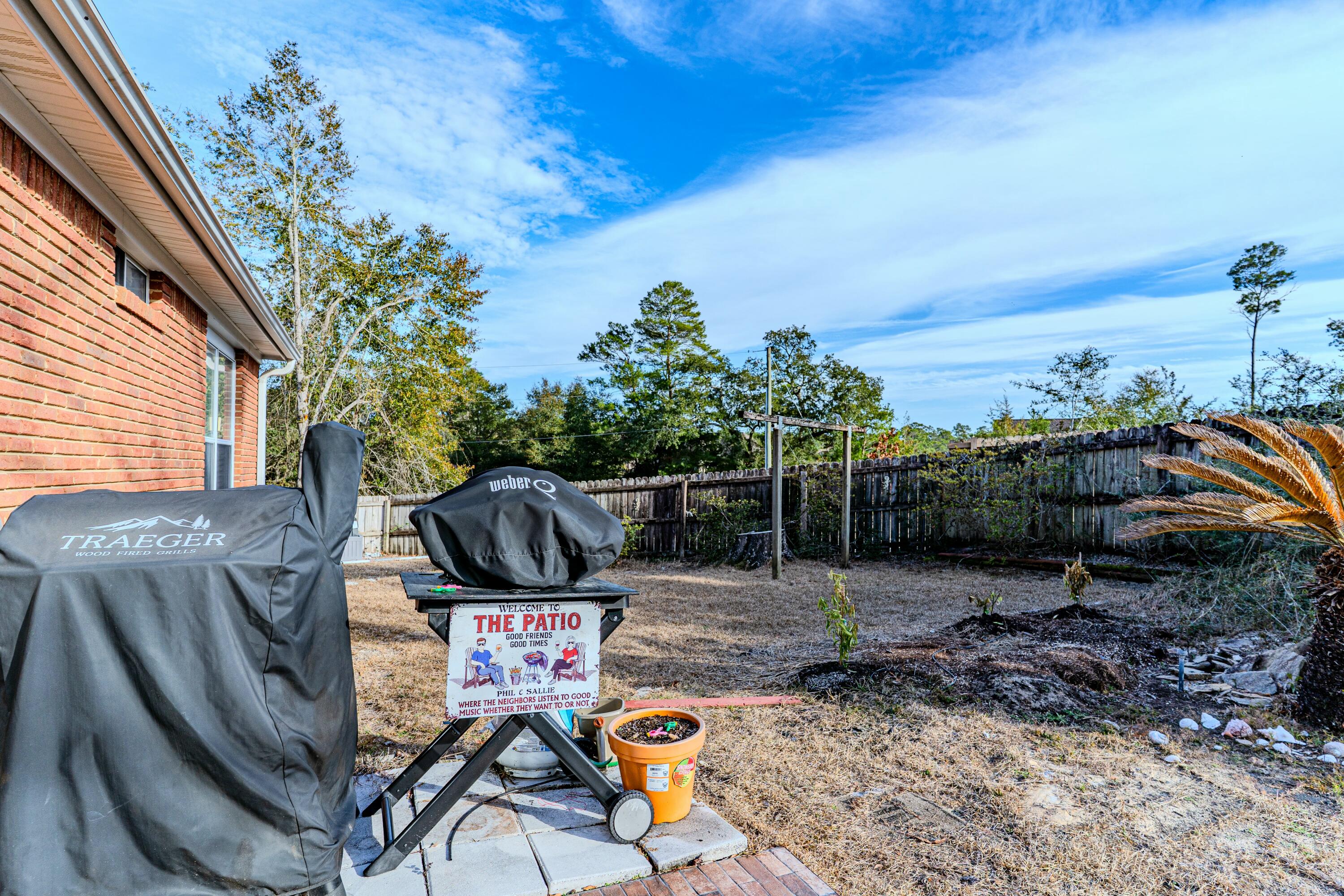 COLLEGE OAKS - Residential