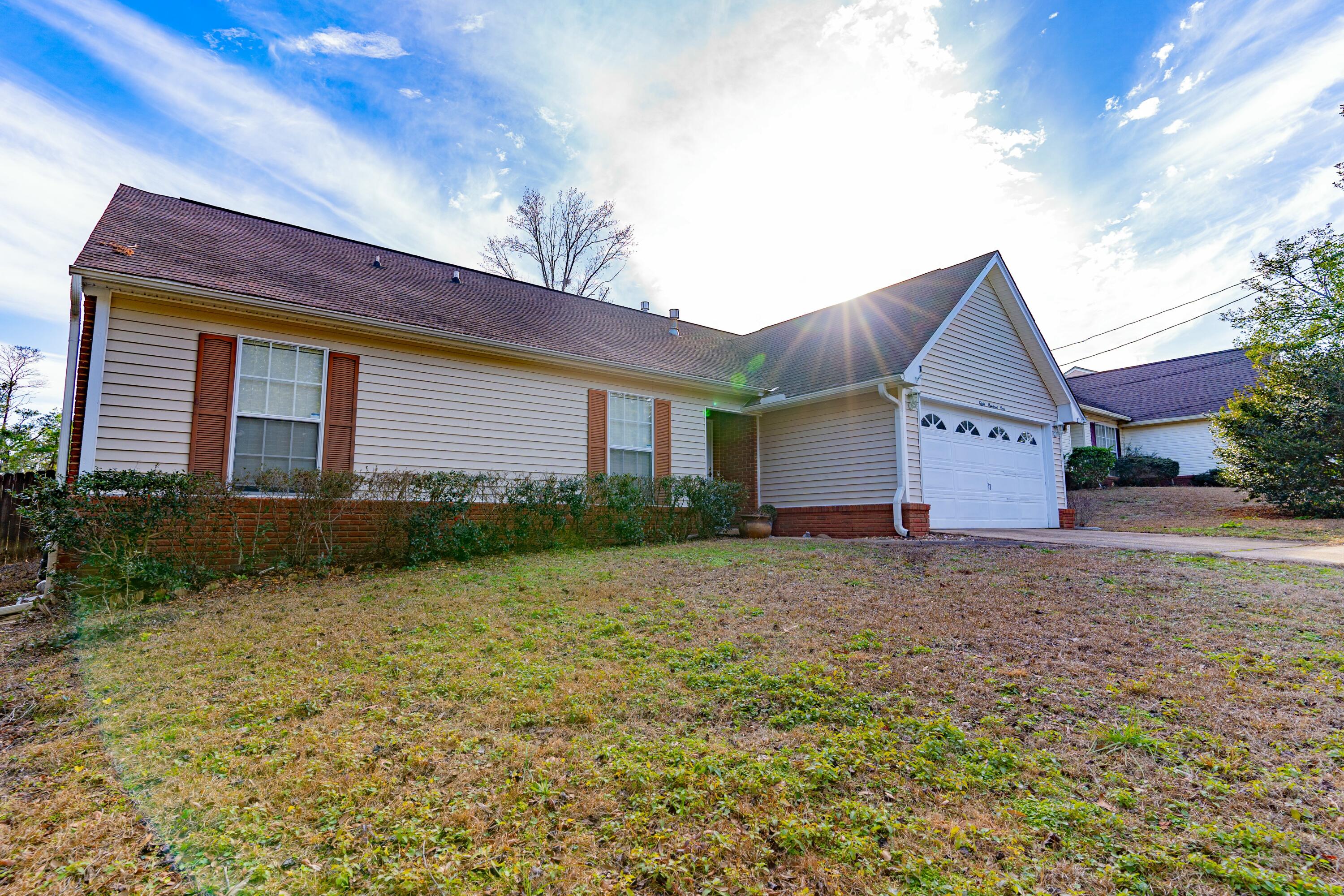 COLLEGE OAKS - Residential