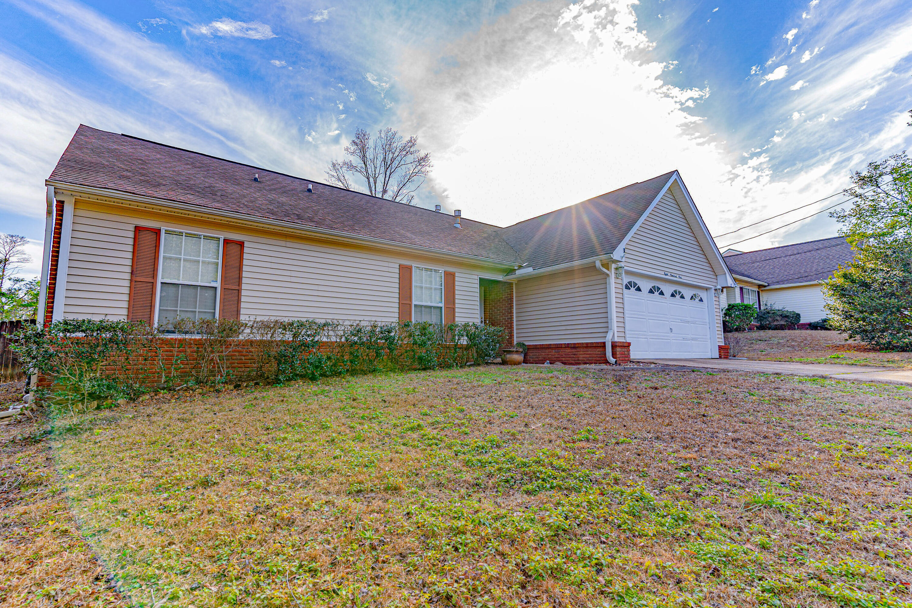 COLLEGE OAKS - Residential