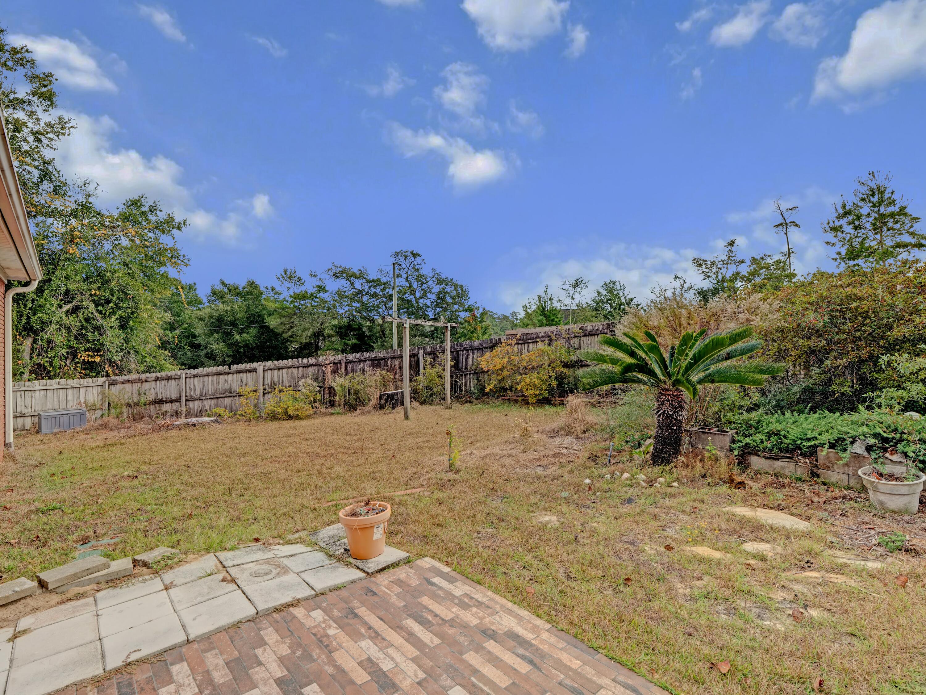 COLLEGE OAKS - Residential