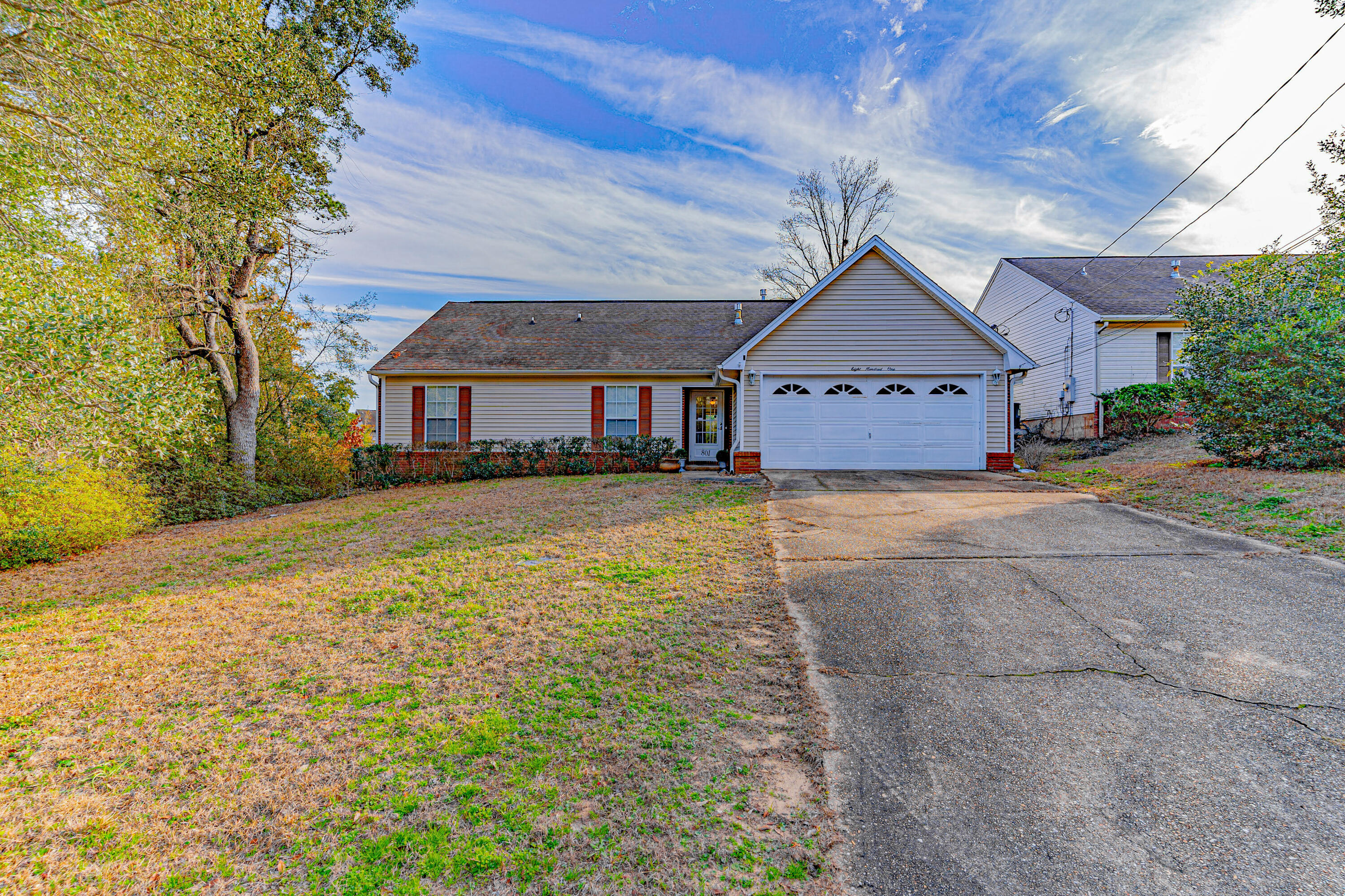 COLLEGE OAKS - Residential