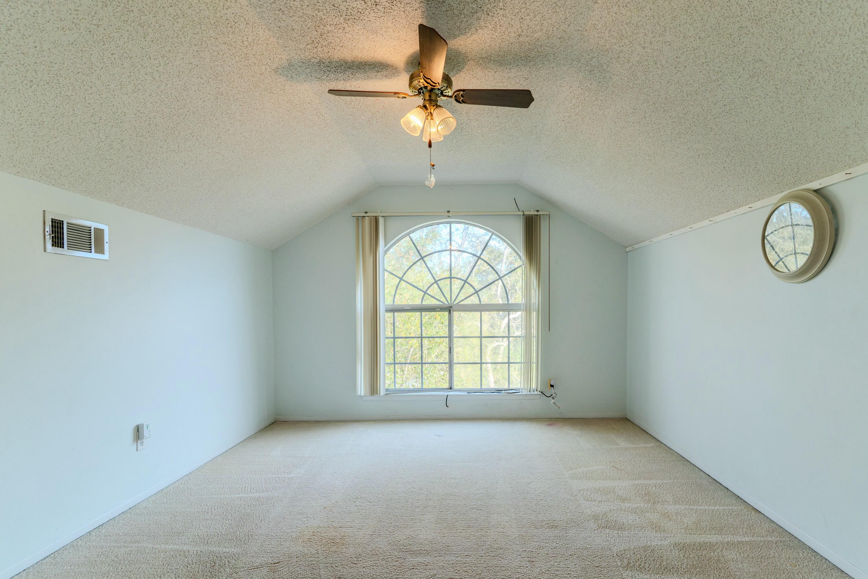 COLLEGE OAKS - Residential
