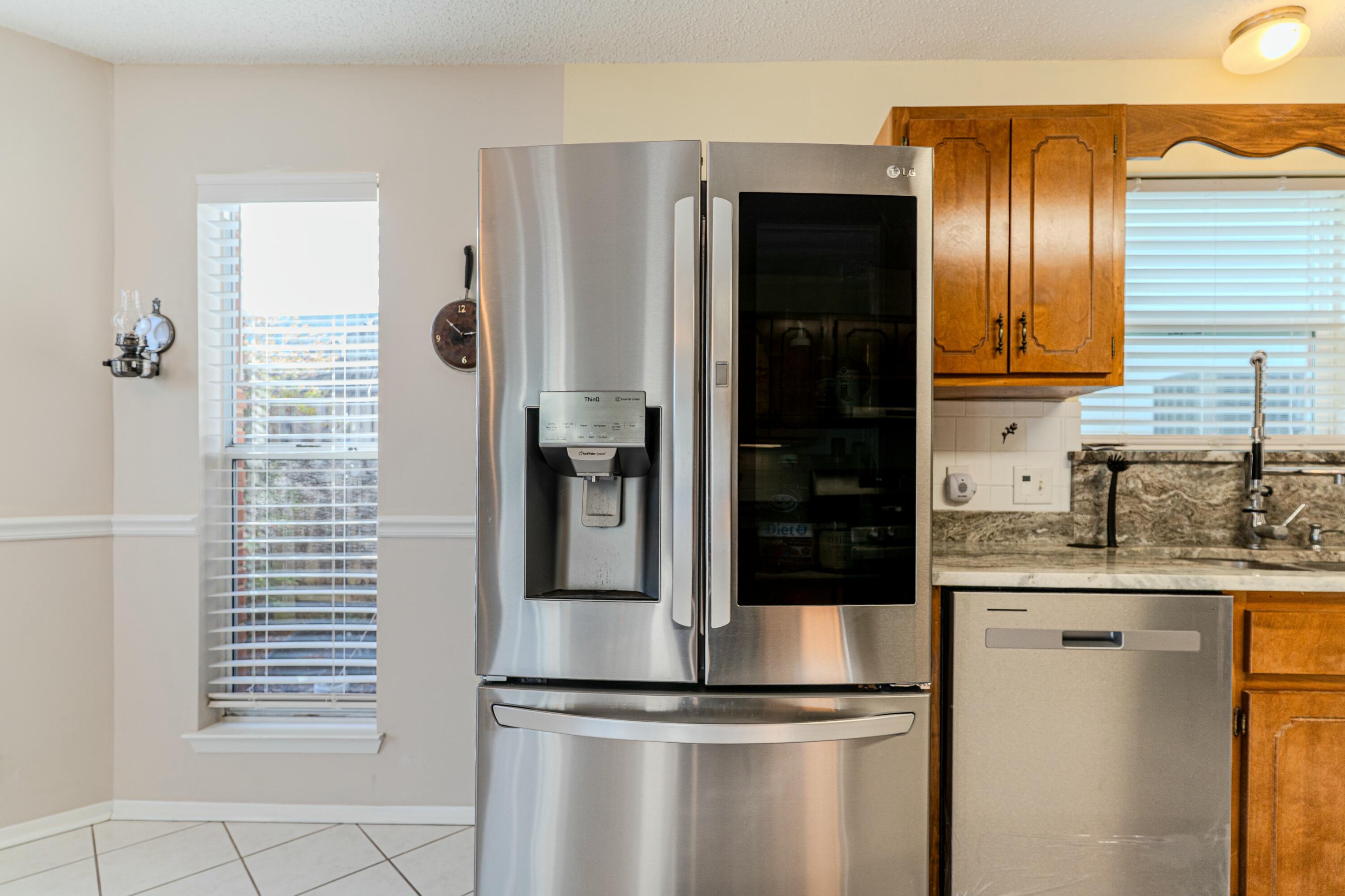 COLLEGE OAKS - Residential