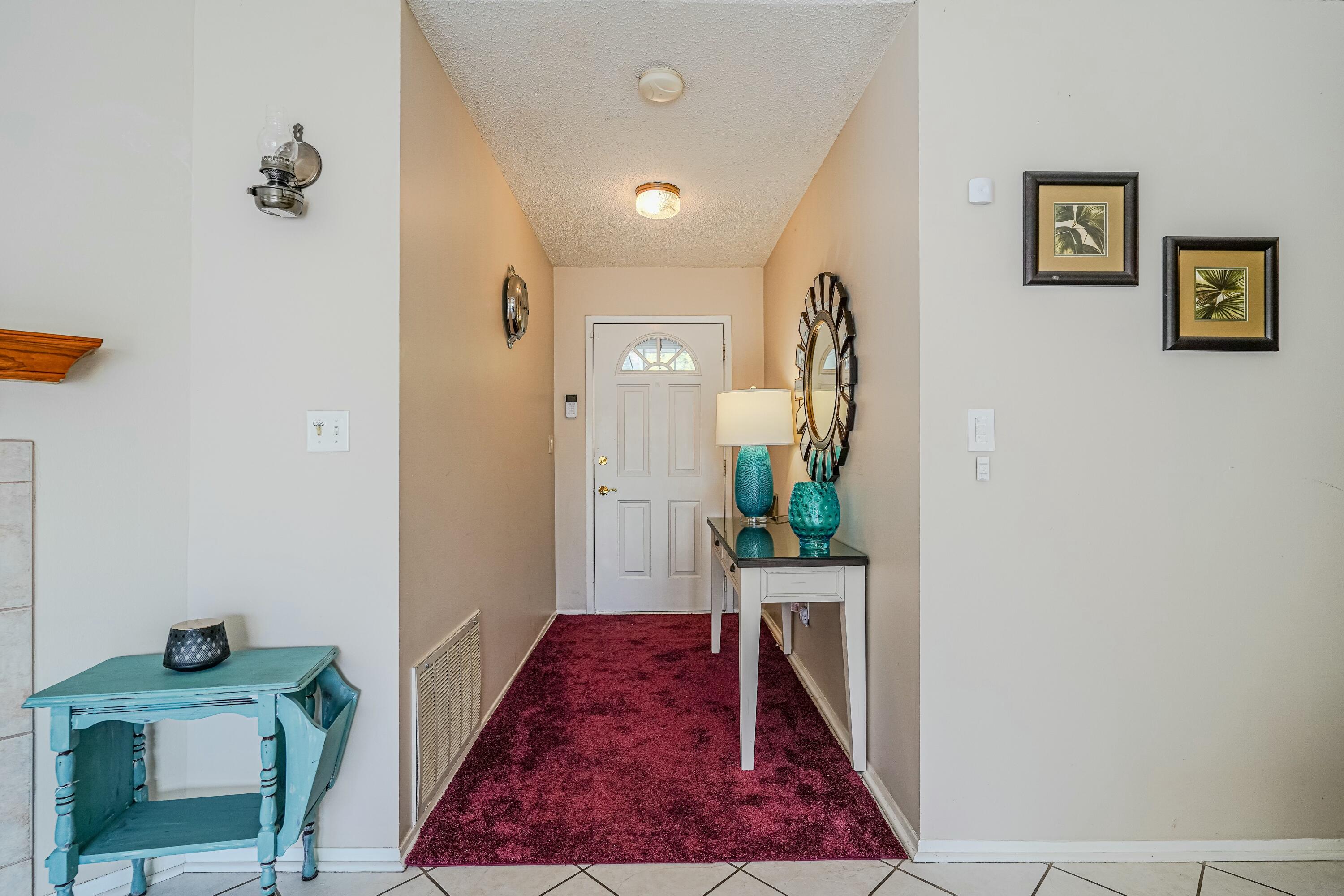 COLLEGE OAKS - Residential
