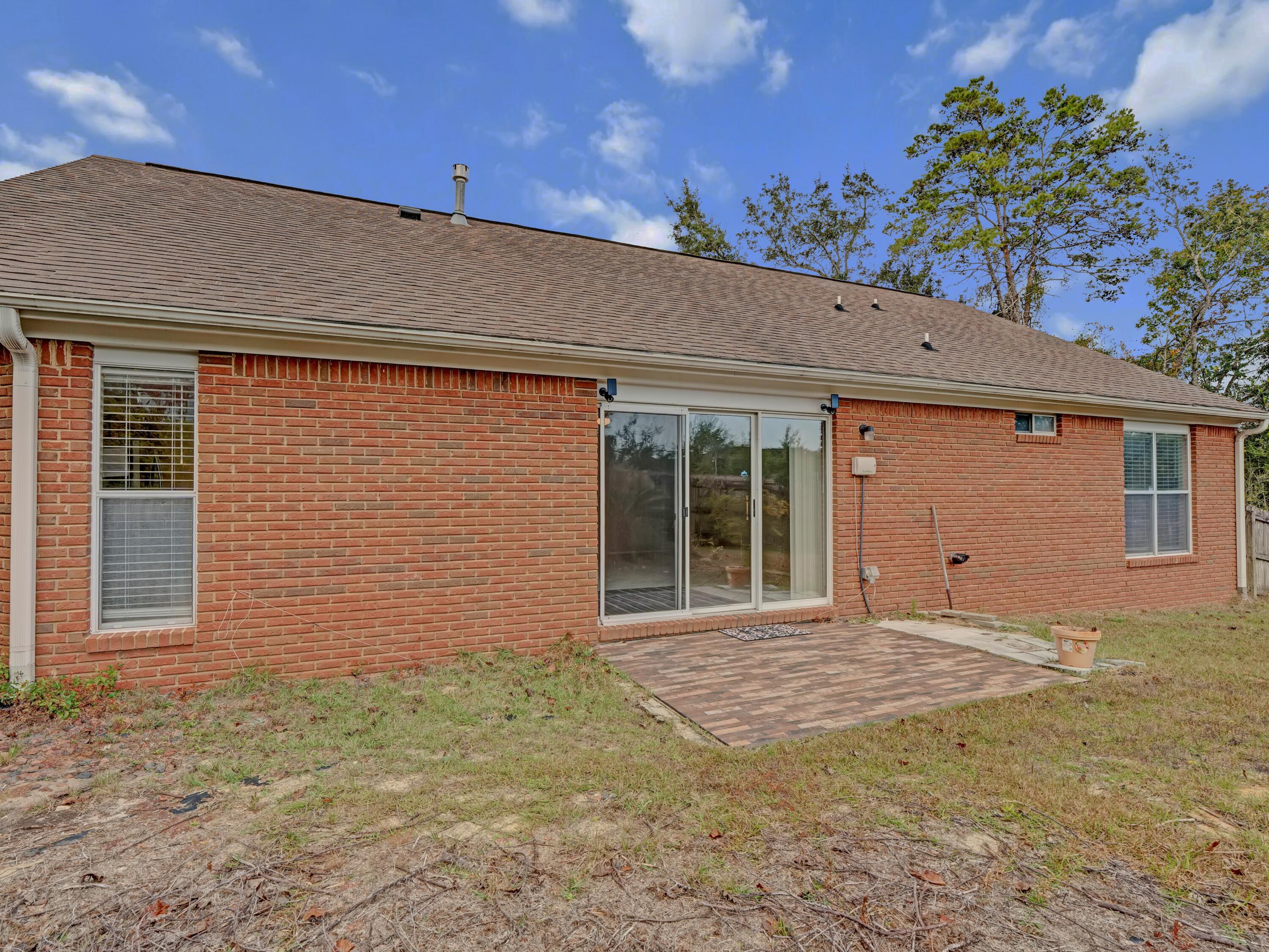 COLLEGE OAKS - Residential