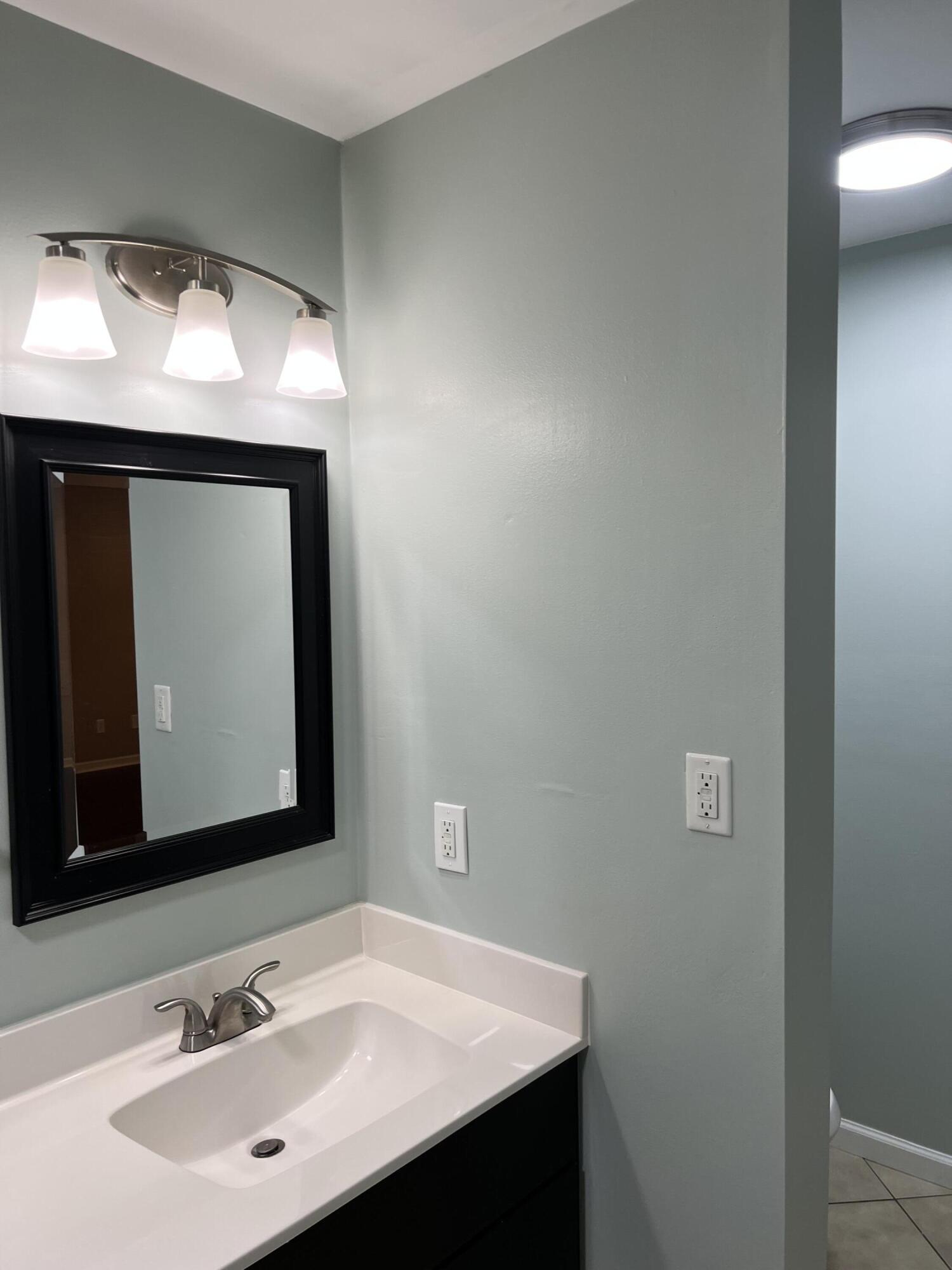 MARINERS COVE - Residential Lease