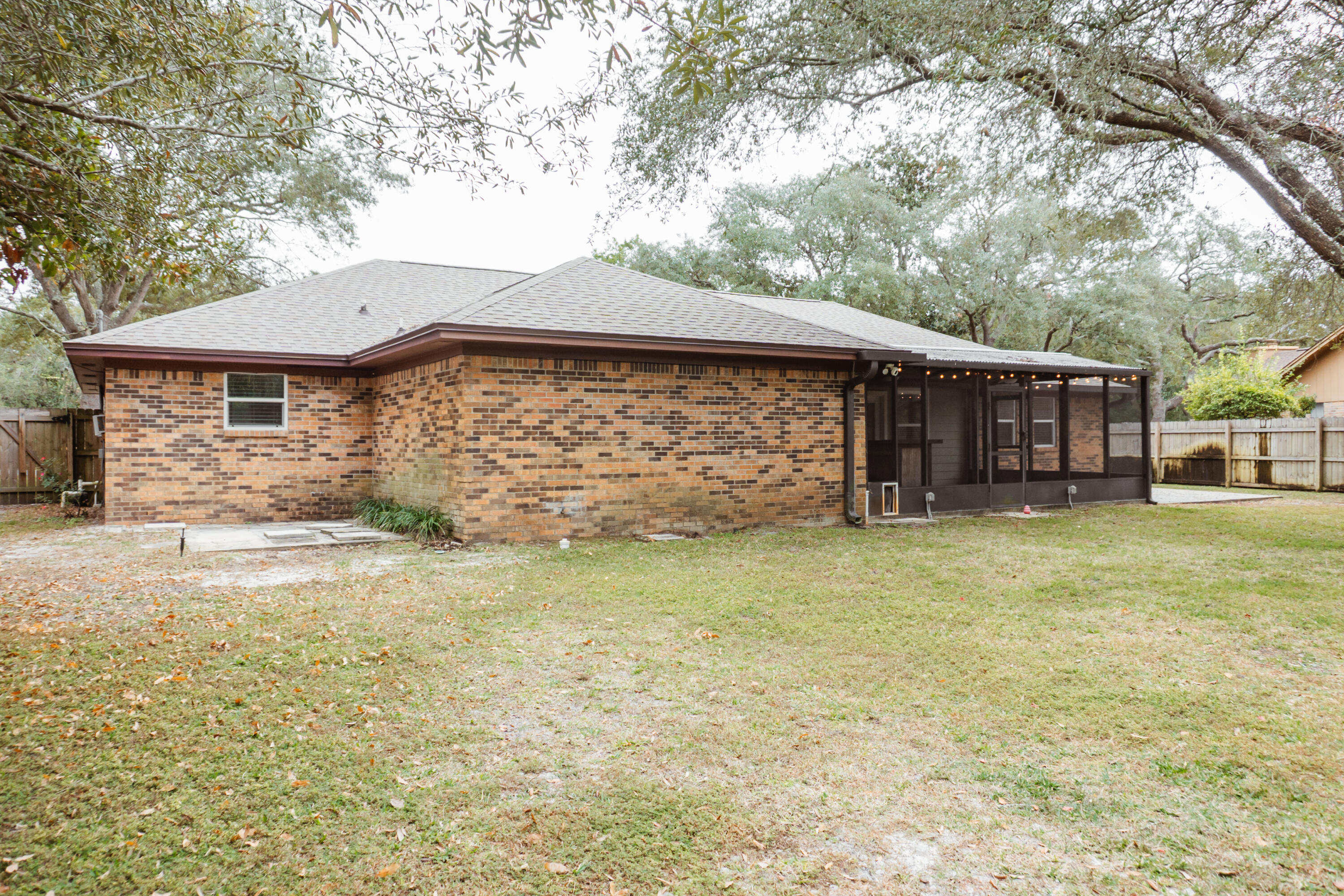 MARINERS COVE - Residential Lease