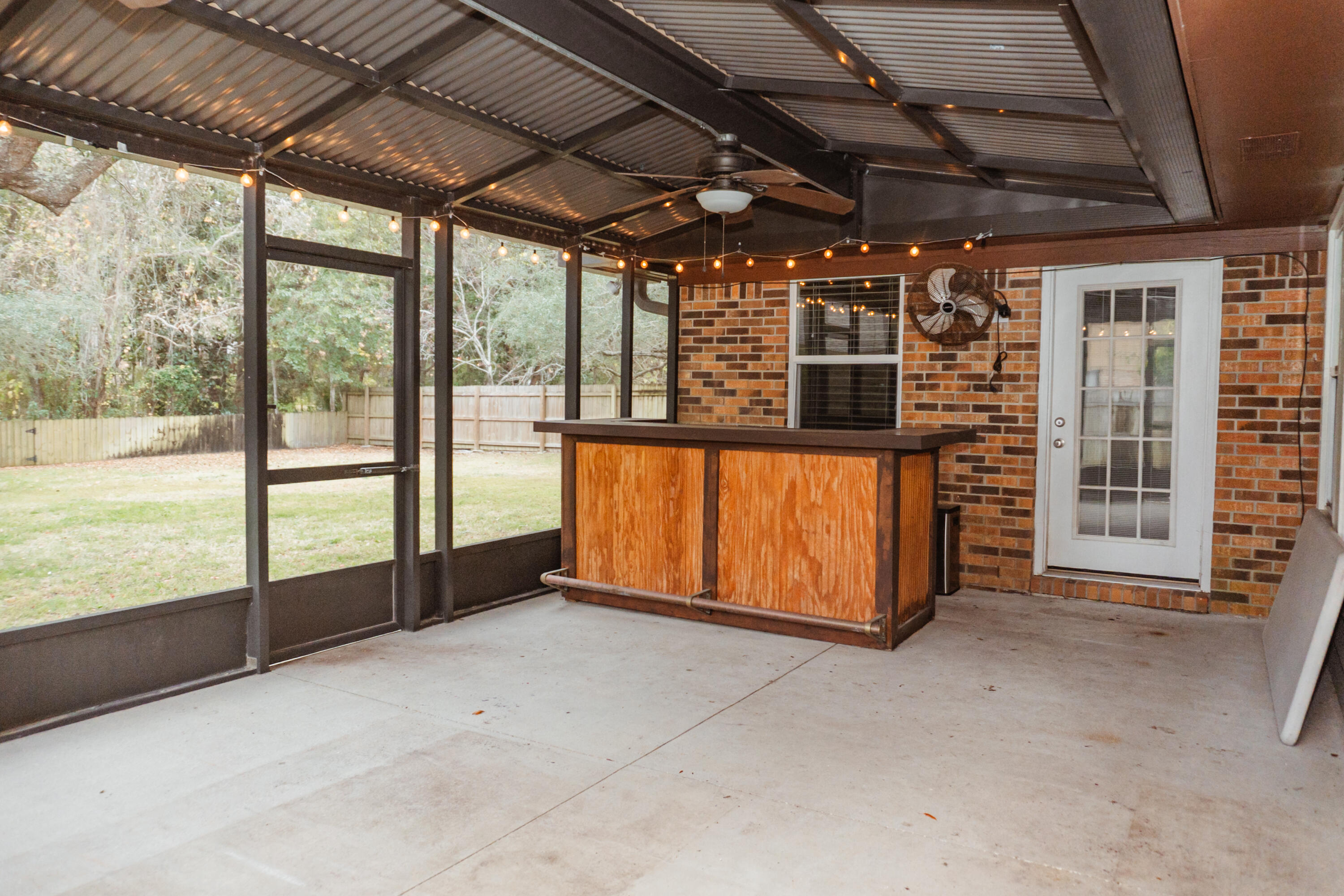 MARINERS COVE - Residential Lease