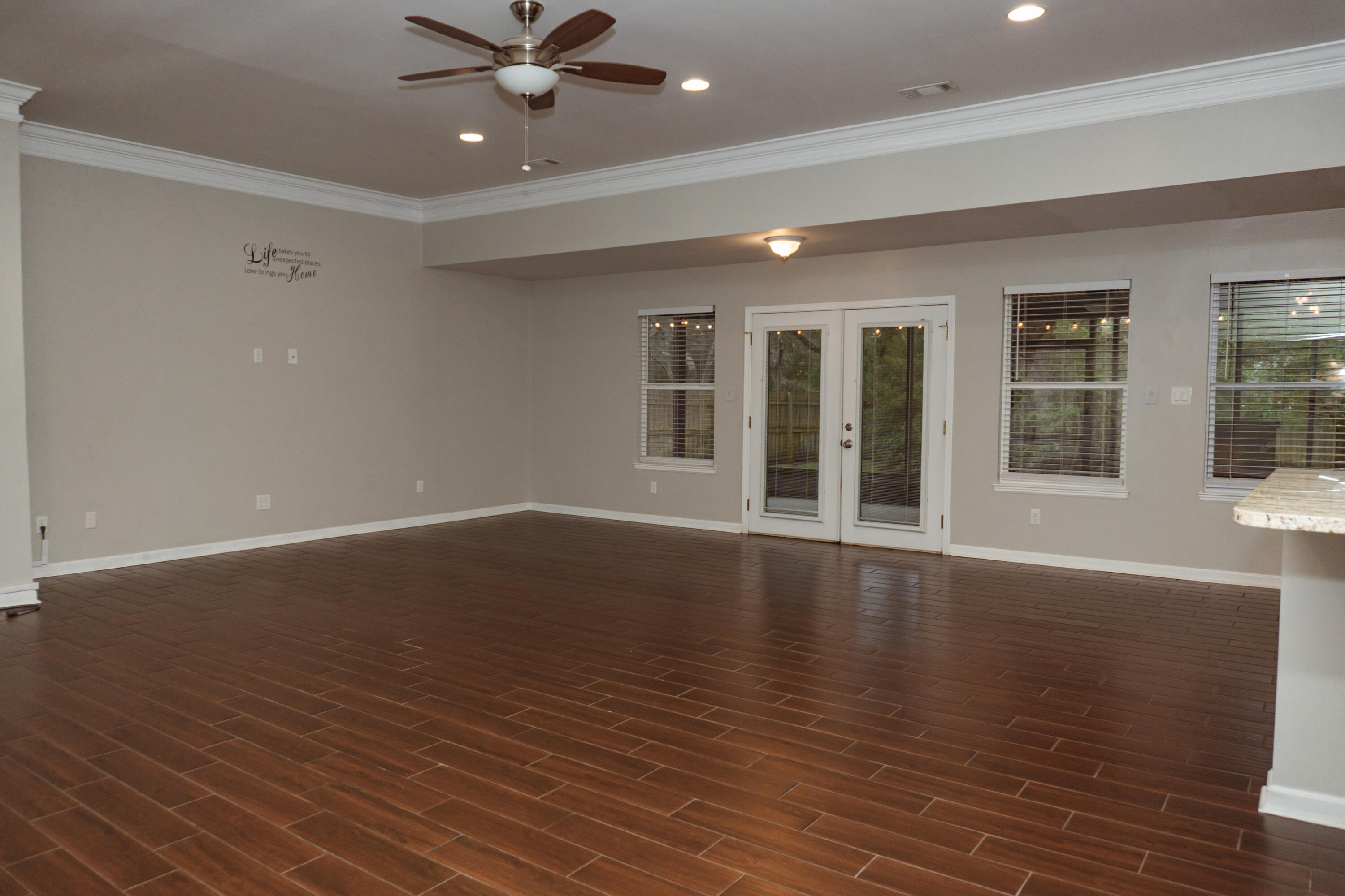 MARINERS COVE - Residential Lease