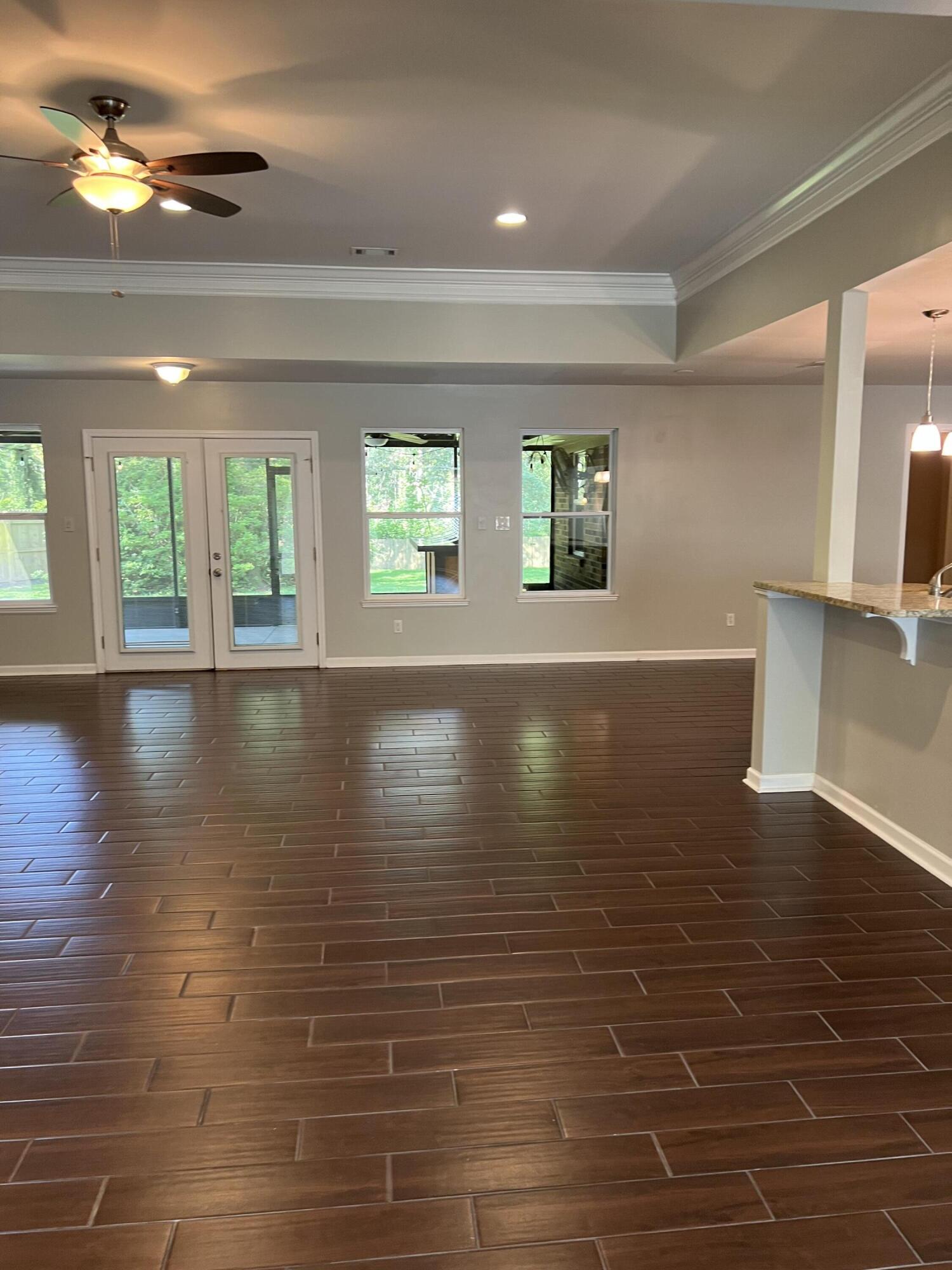 MARINERS COVE - Residential Lease