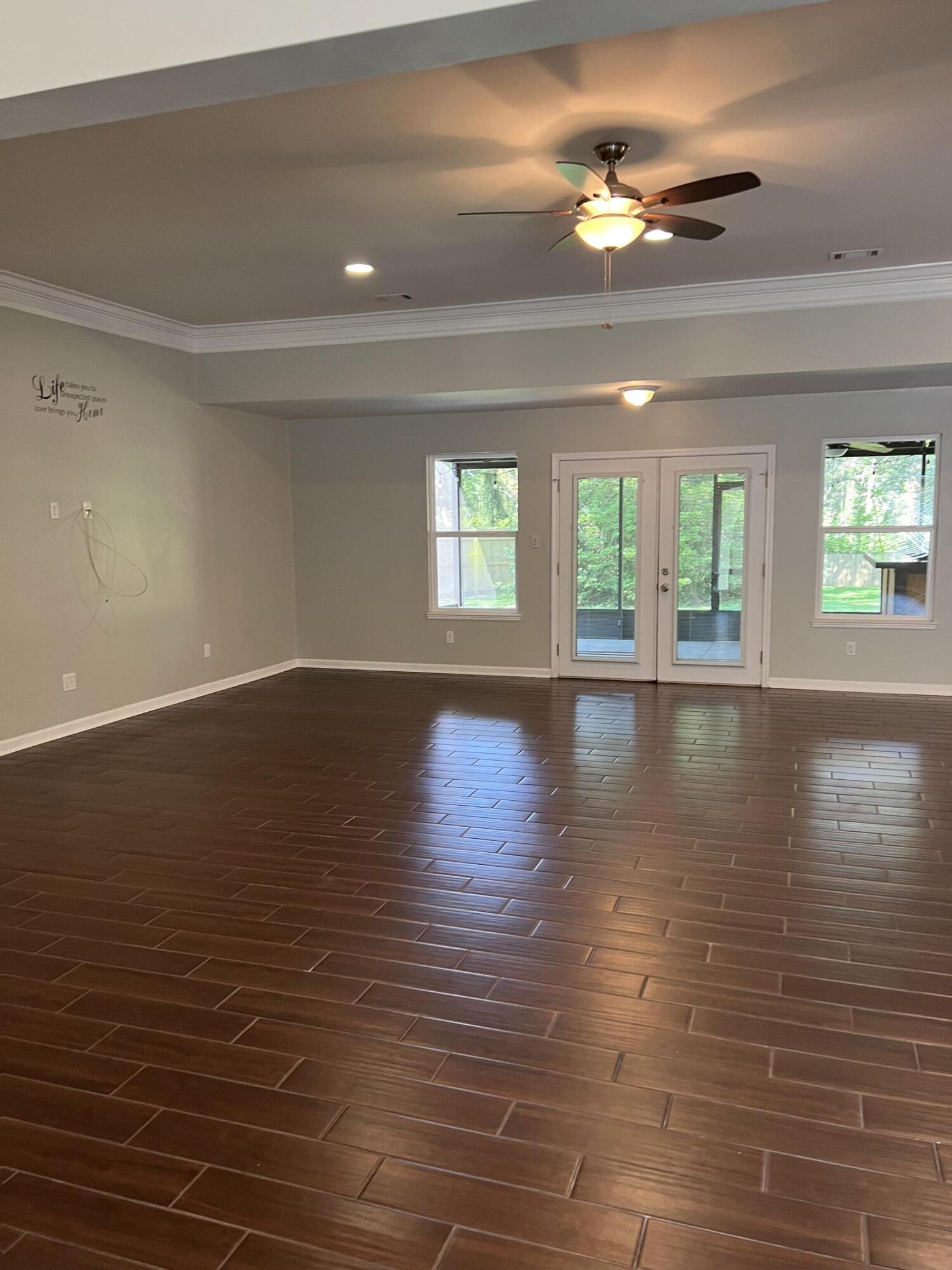 MARINERS COVE - Residential Lease