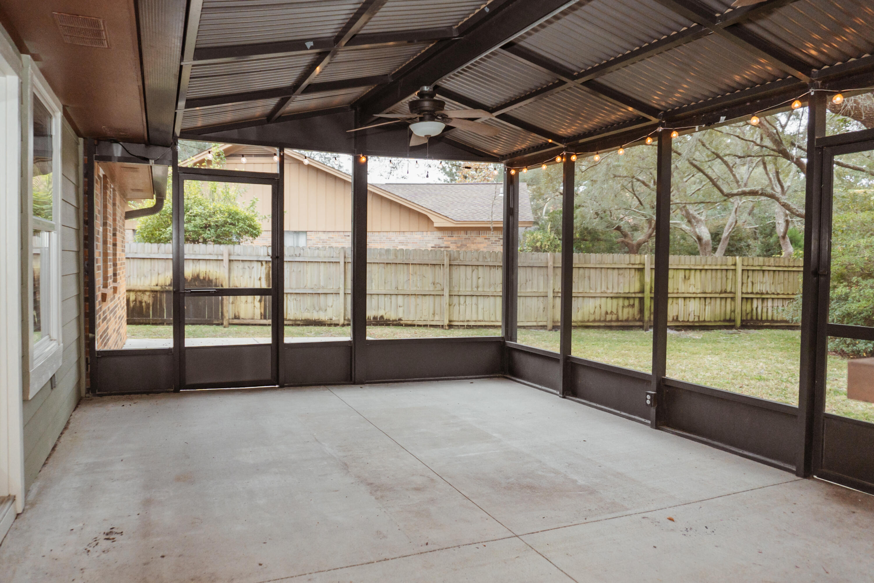 MARINERS COVE - Residential Lease