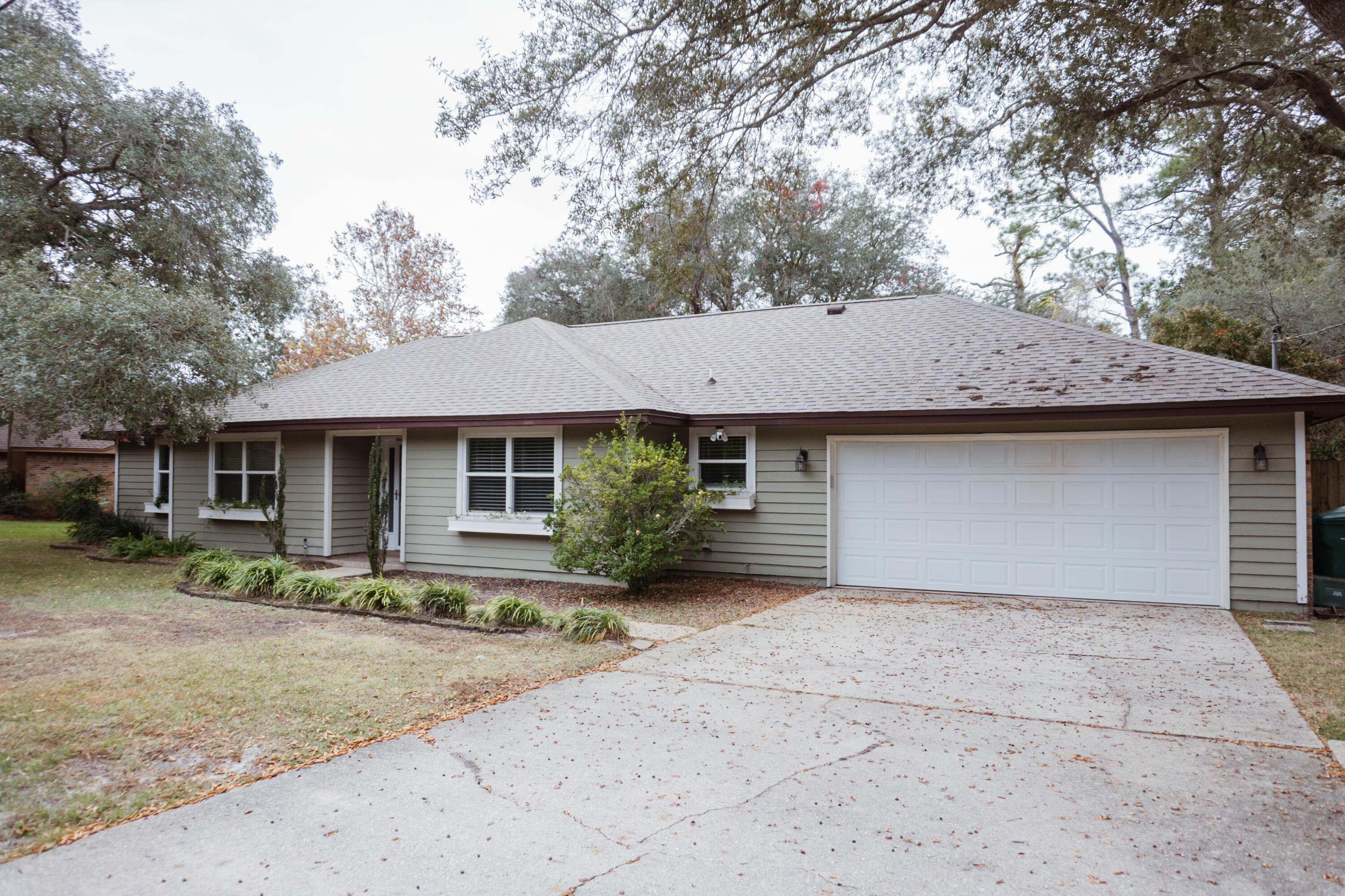 MARINERS COVE - Residential Lease