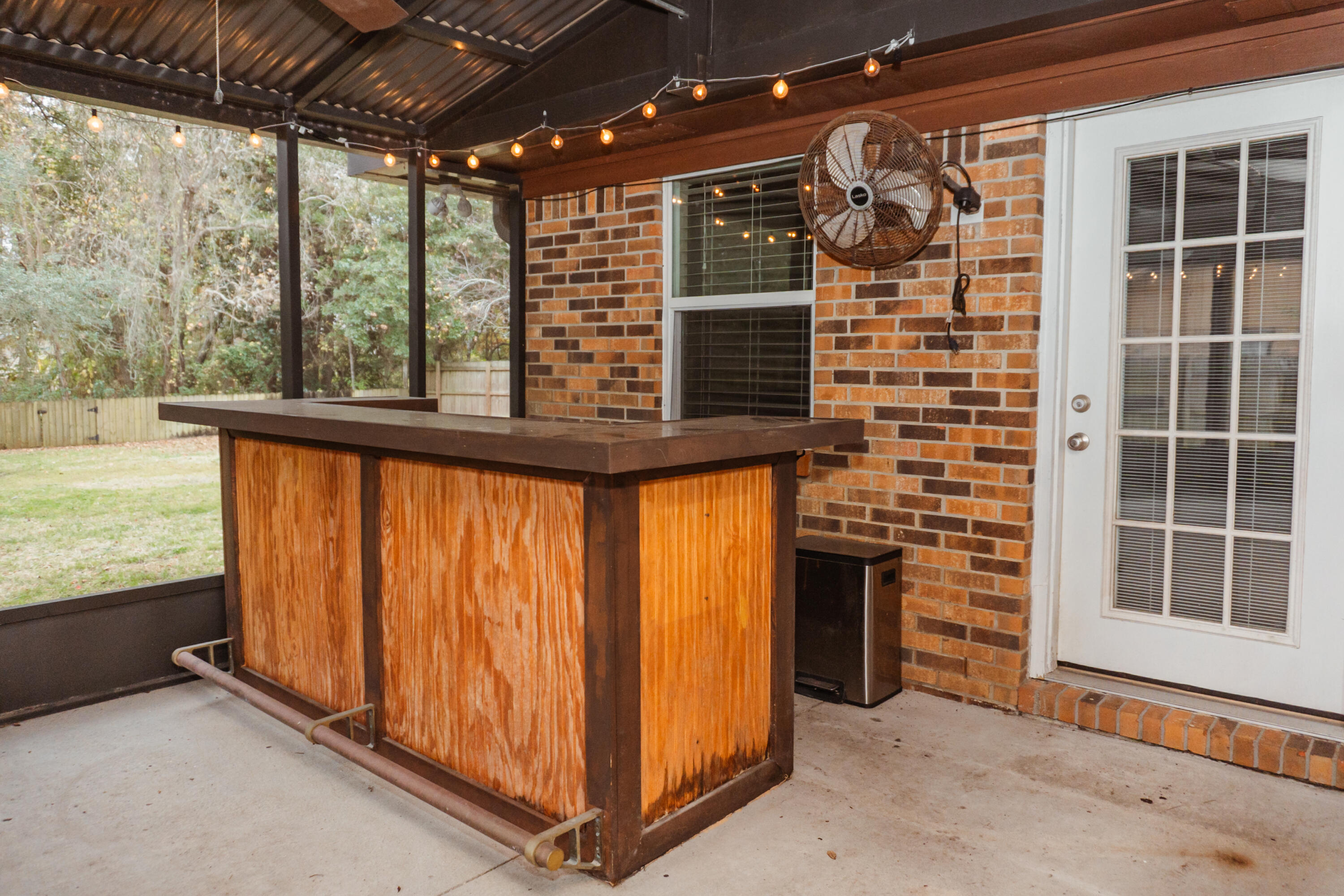 MARINERS COVE - Residential Lease