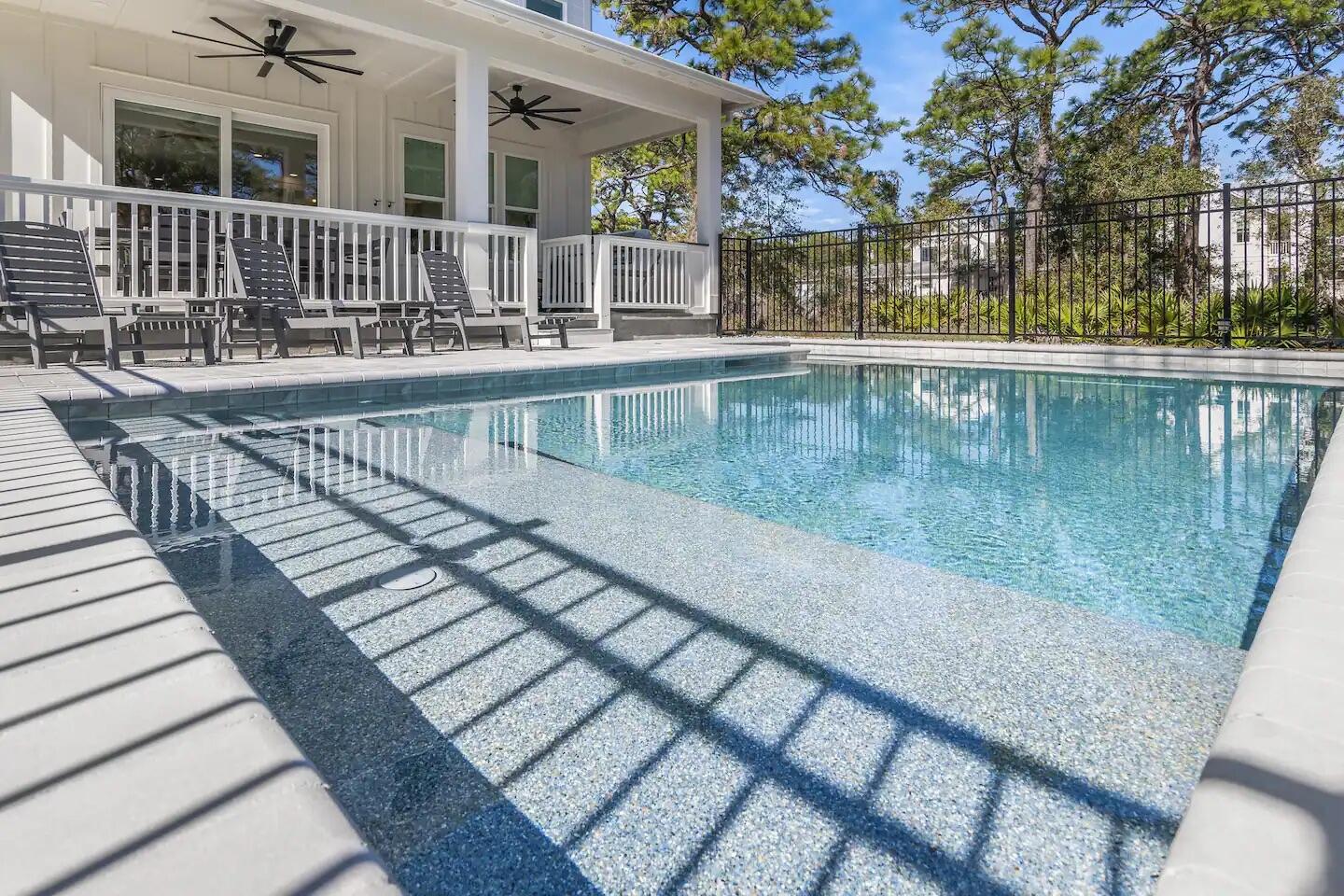 GULF SHORE MANOR - Residential