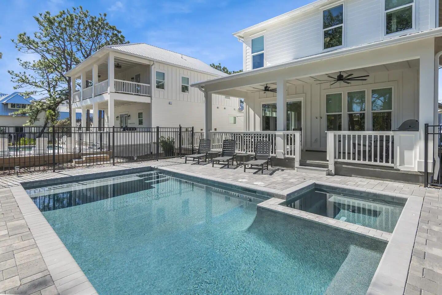GULF SHORE MANOR - Residential