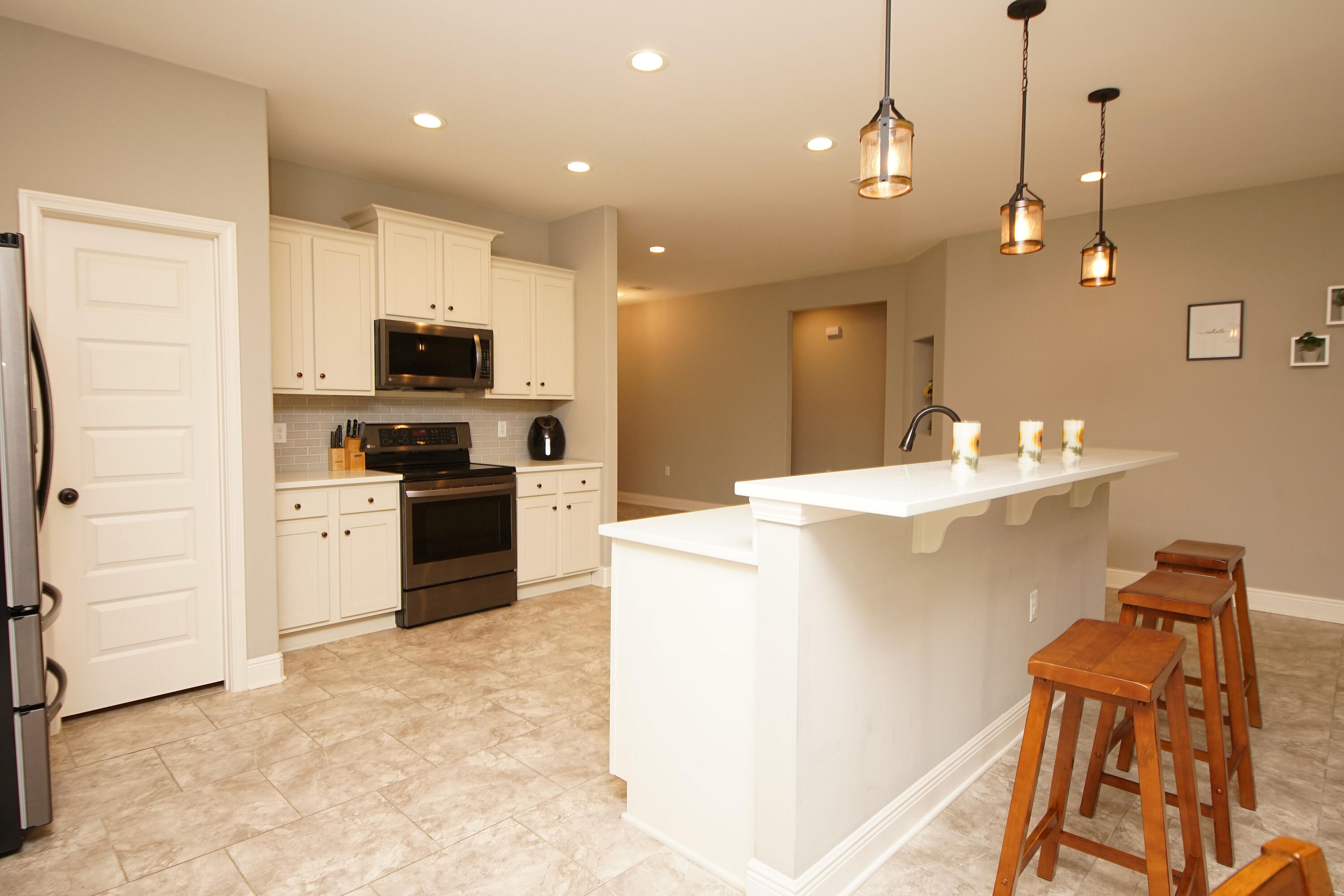 SCHOOLVIEW - Residential