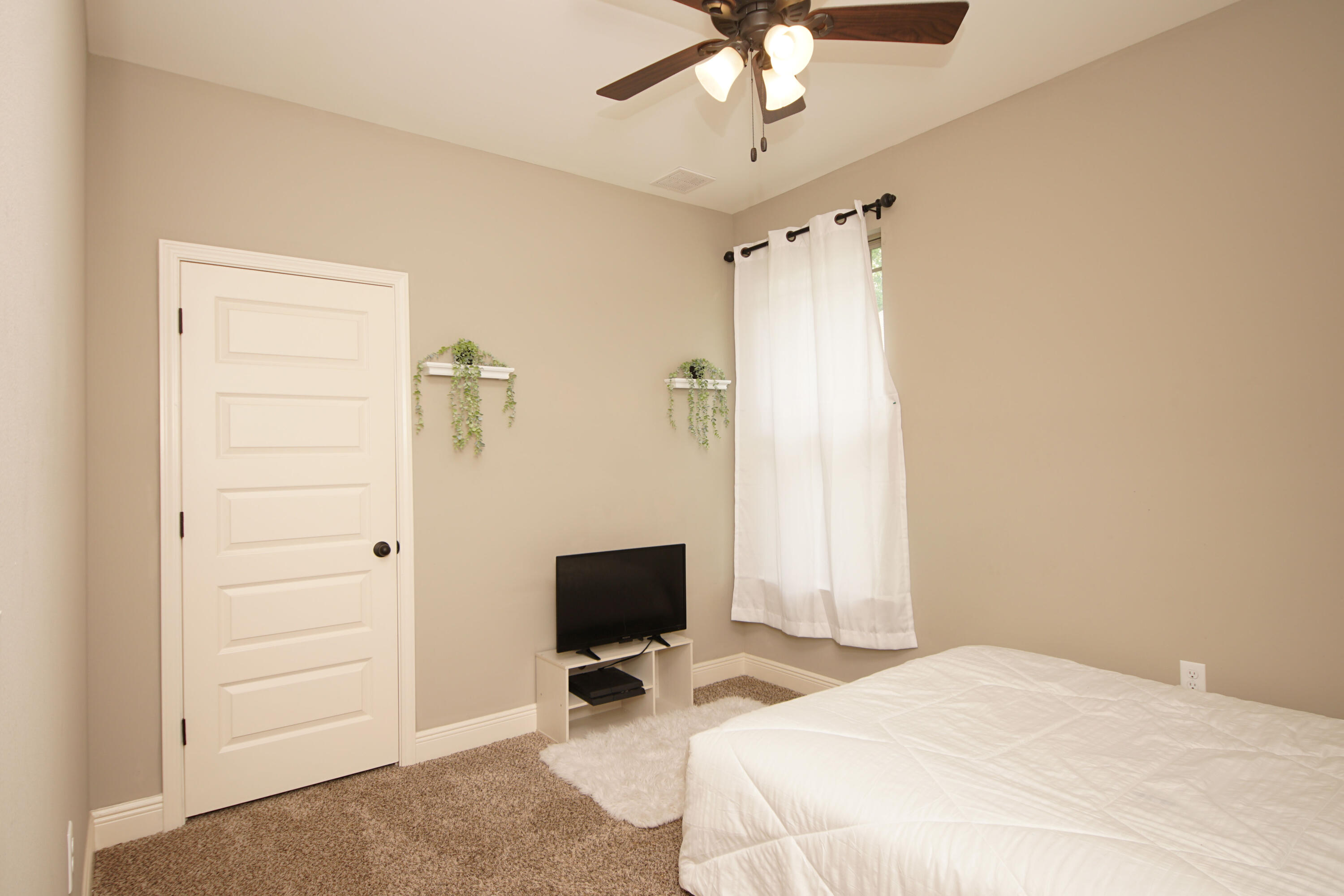 SCHOOLVIEW - Residential