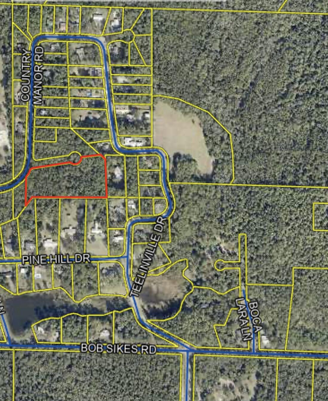 BEAUTIFUL 2.43 acres. Build your homes, cottages, or guest houses on this piece of land. A little CREATIVE DESIGN that suits your lifestyle. A SIMPLY A RETREAT solo for your PRIVACY CHARM living, CONVENIENT, 1 mile to Supermarket and downtown DeFuniak Springs, 35 Minutes to City of Niceville, 45 minutes to Eglin AFB, 35 minutes to Santa Rosa Beach. the new owner will have to install a driveway. The utilities are accessible, but not in place (neighboring has Chelco, Private Well, and Septic)