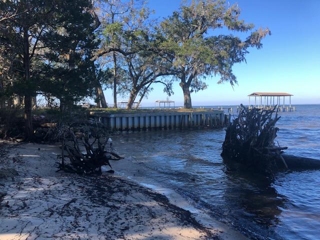 METES & BOUNDS - Land