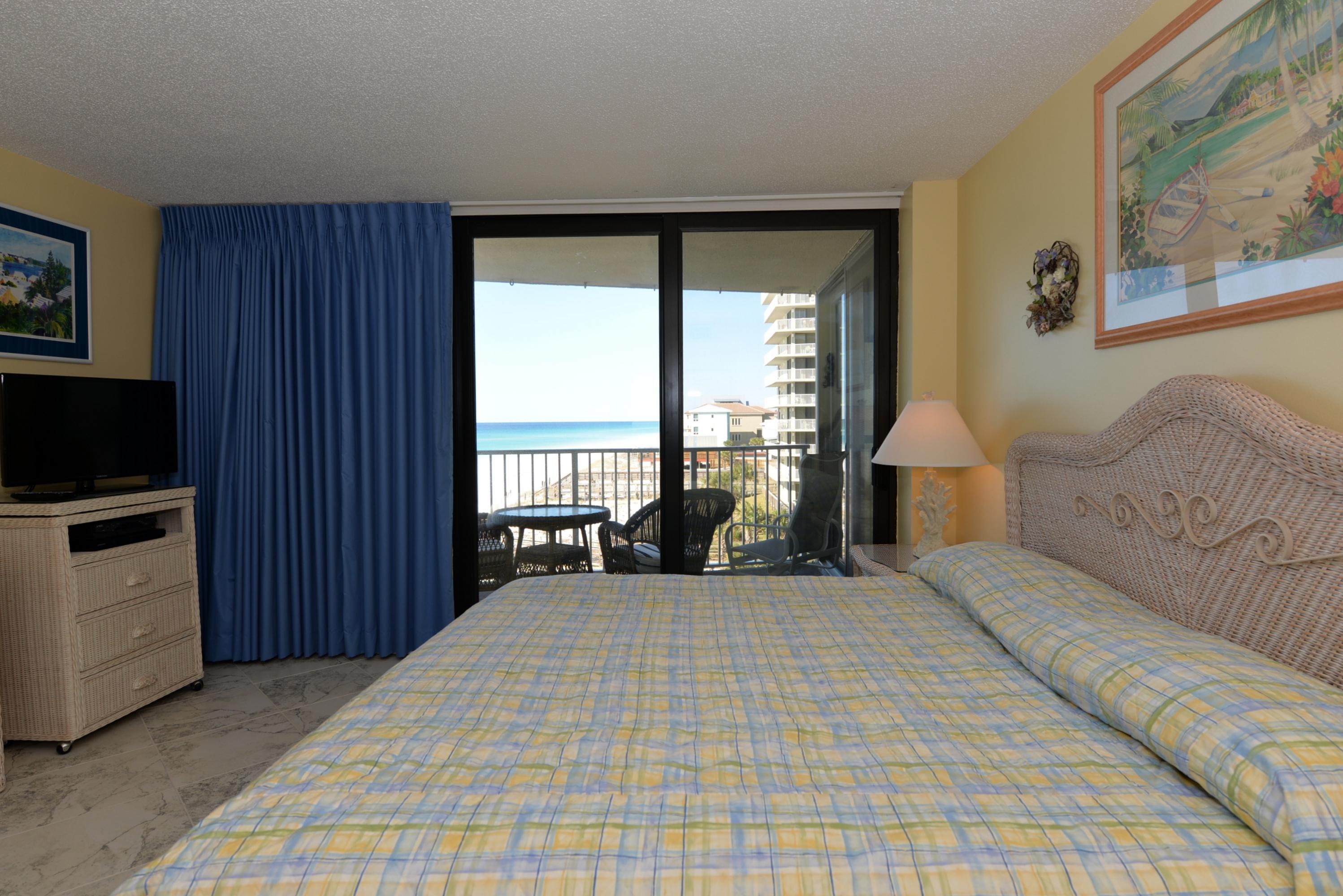 MAINSAIL CONDO PH I - Residential