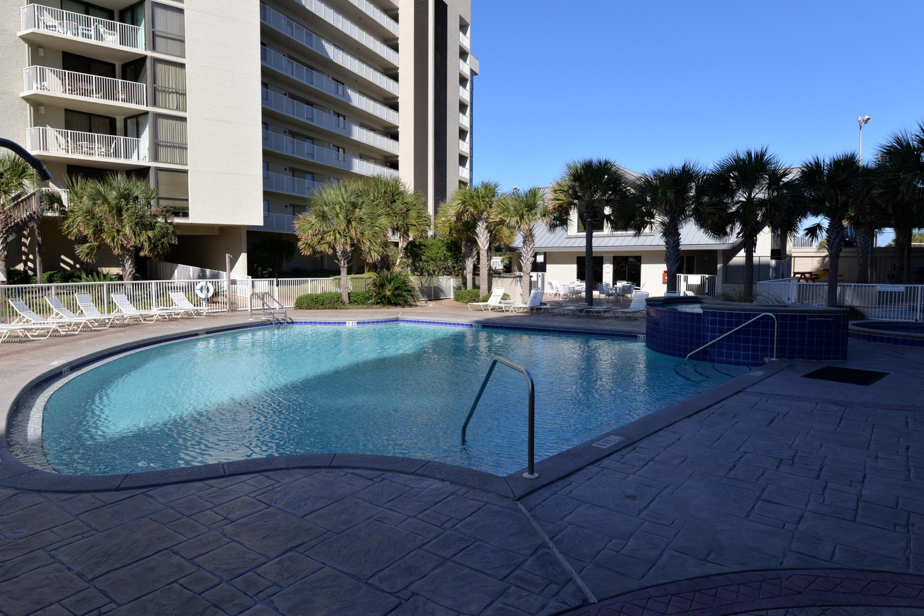 MAINSAIL CONDO PH I - Residential