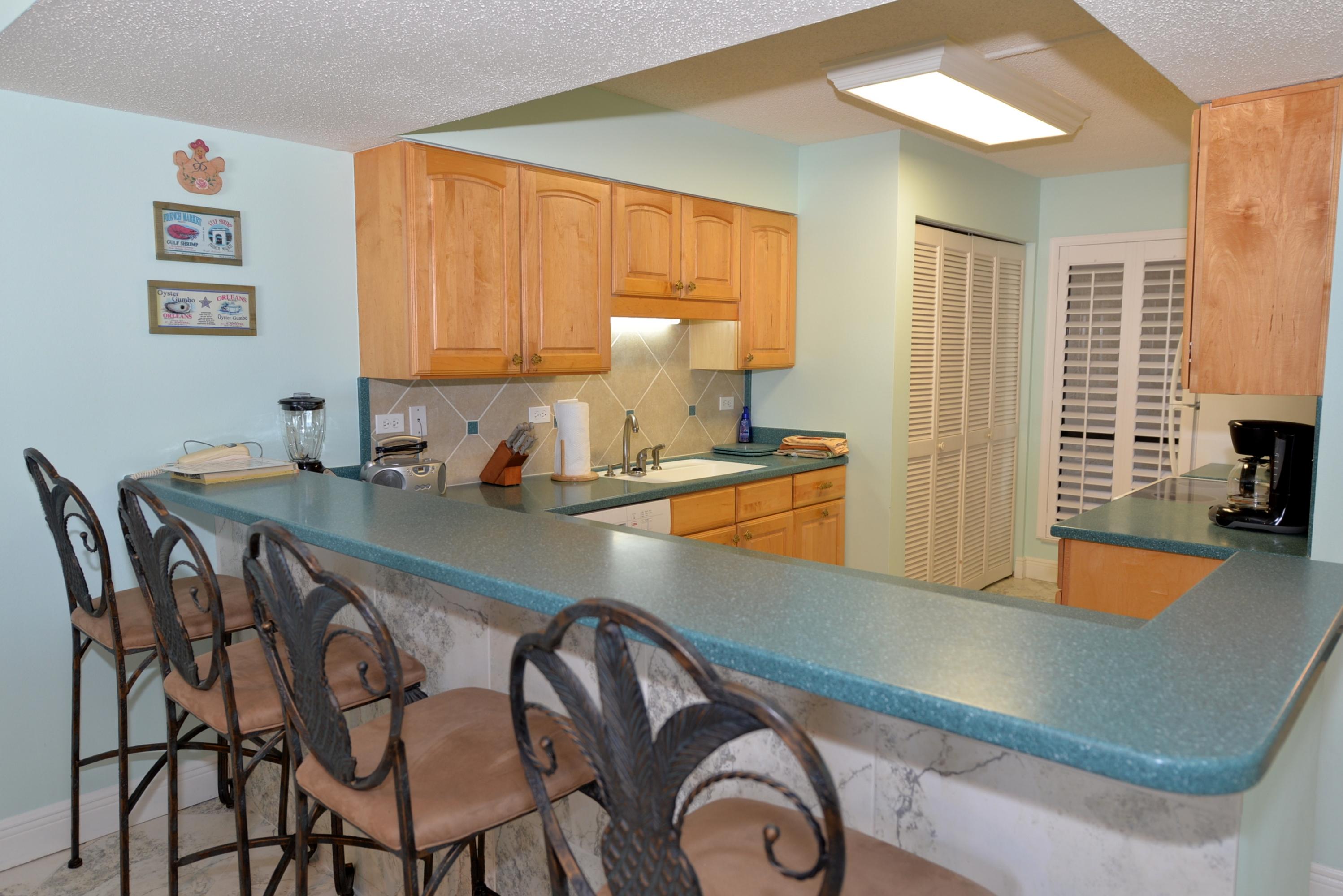 MAINSAIL CONDO PH I - Residential