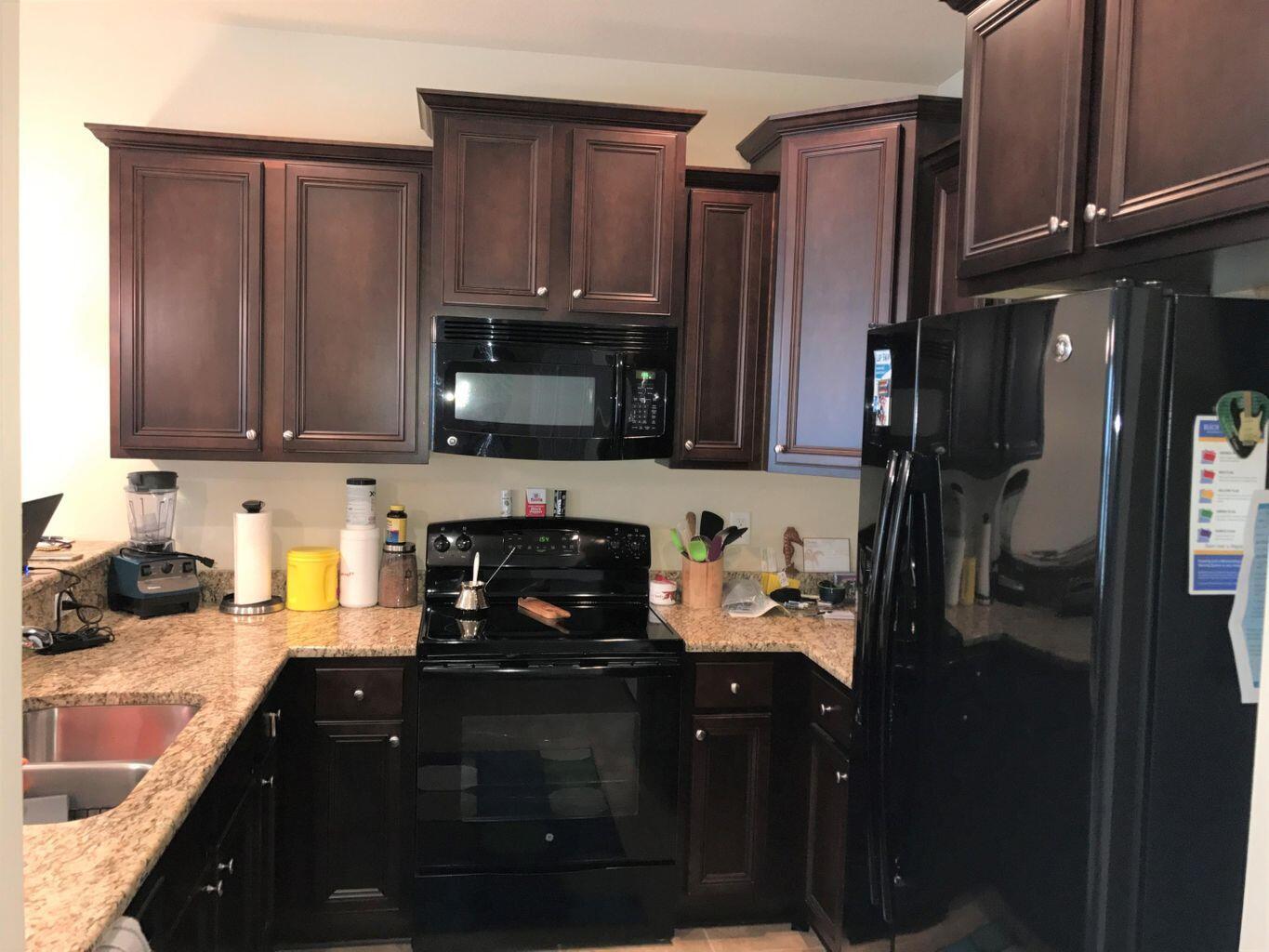 RESERVE POINTE - Residential Lease