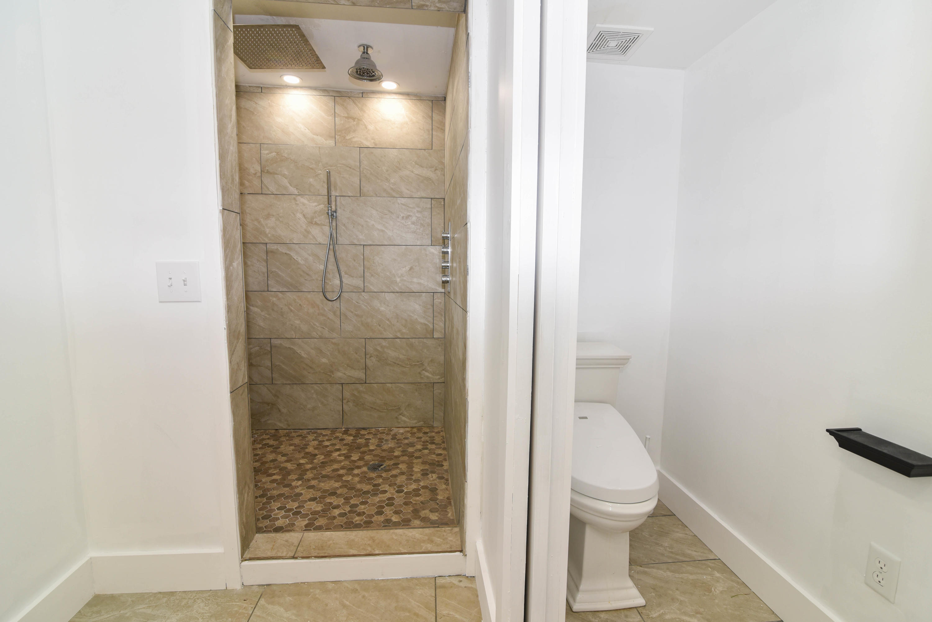 BEL-AIR S/D LOT 10 BLK 6 - Residential