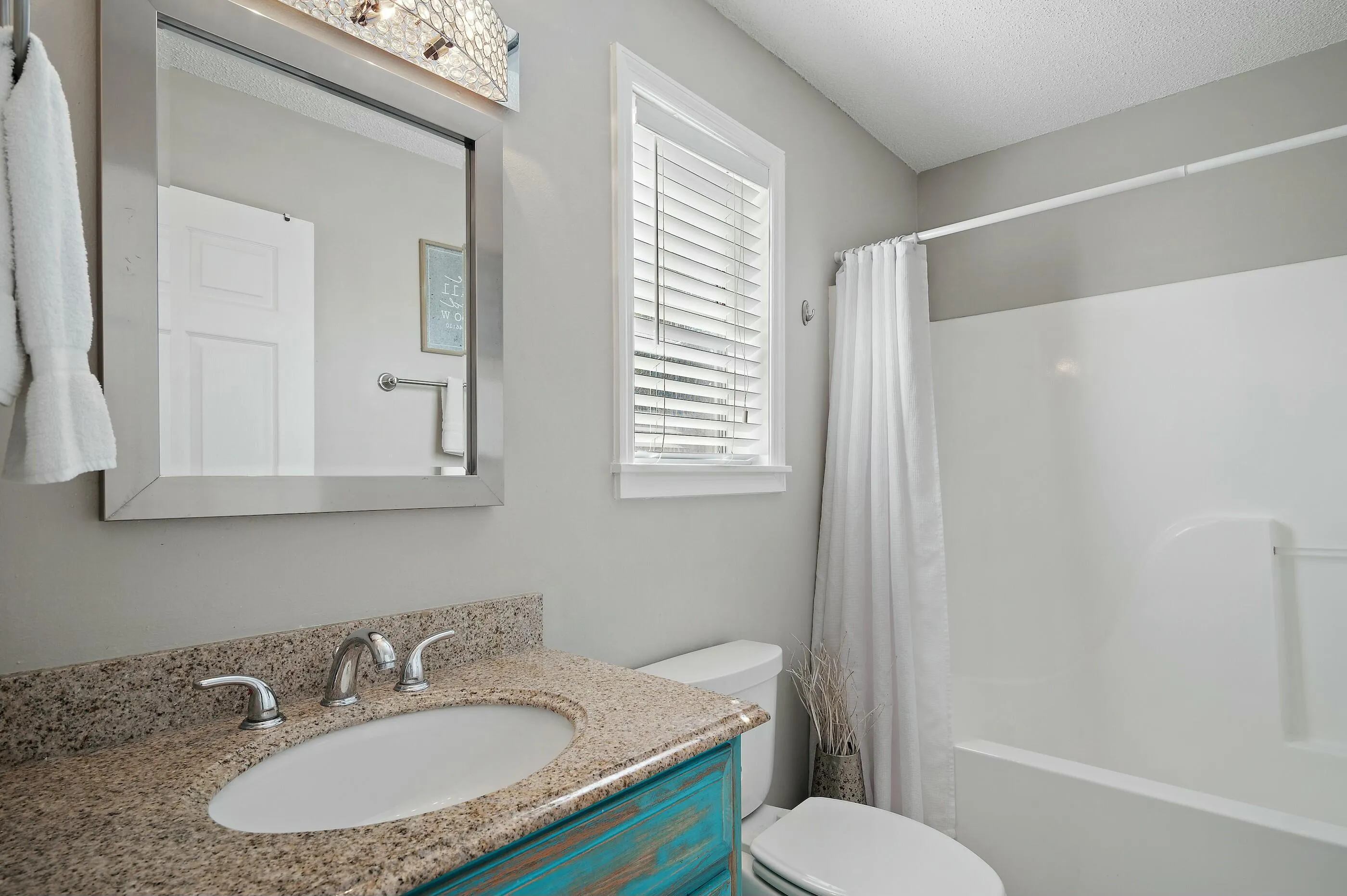 Destin, Florida 32541, United States, 2 Bedrooms Bedrooms, ,2 BathroomsBathrooms,Residential,Active,92671