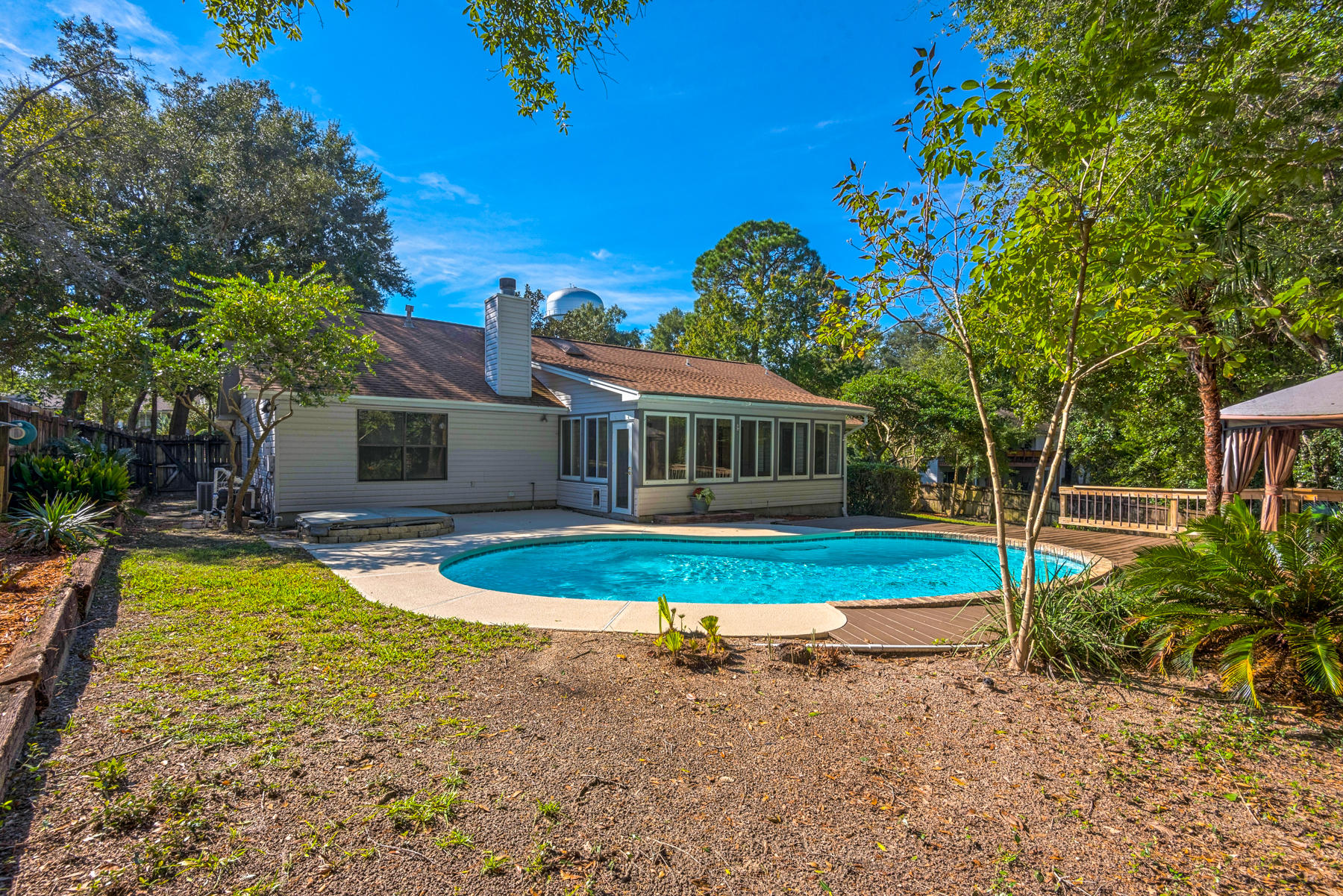 ROCKY BAYOU COUNTRY CLUB ESTATES 4 - Residential