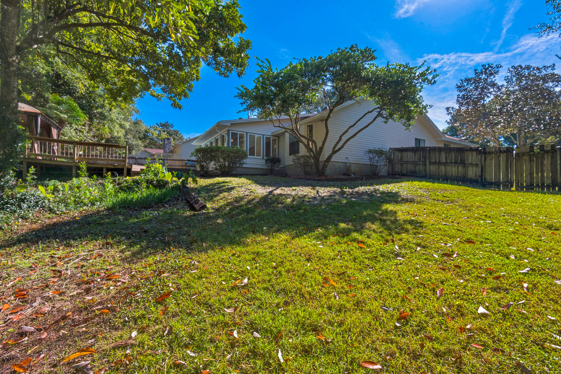 ROCKY BAYOU COUNTRY CLUB ESTATES 4 - Residential