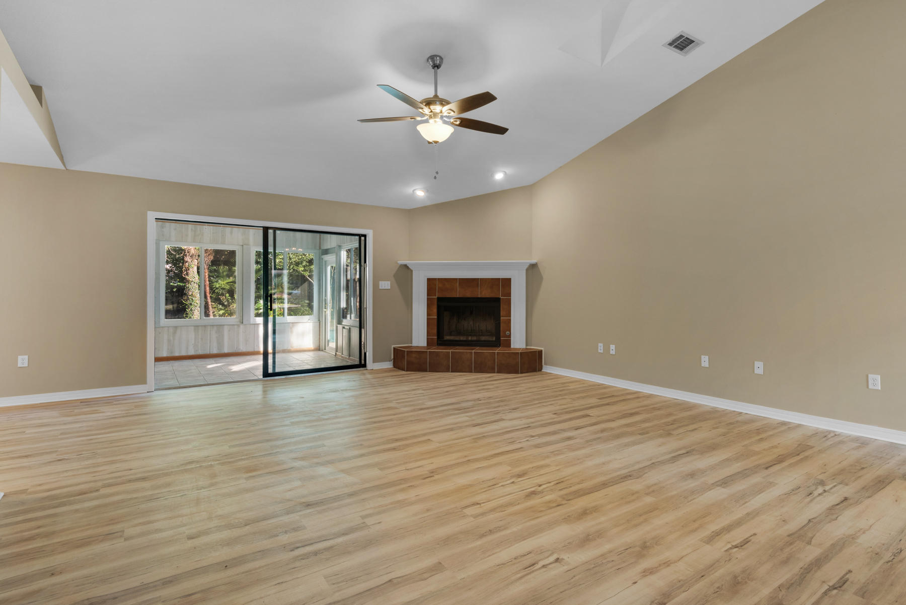 ROCKY BAYOU COUNTRY CLUB ESTATES 4 - Residential