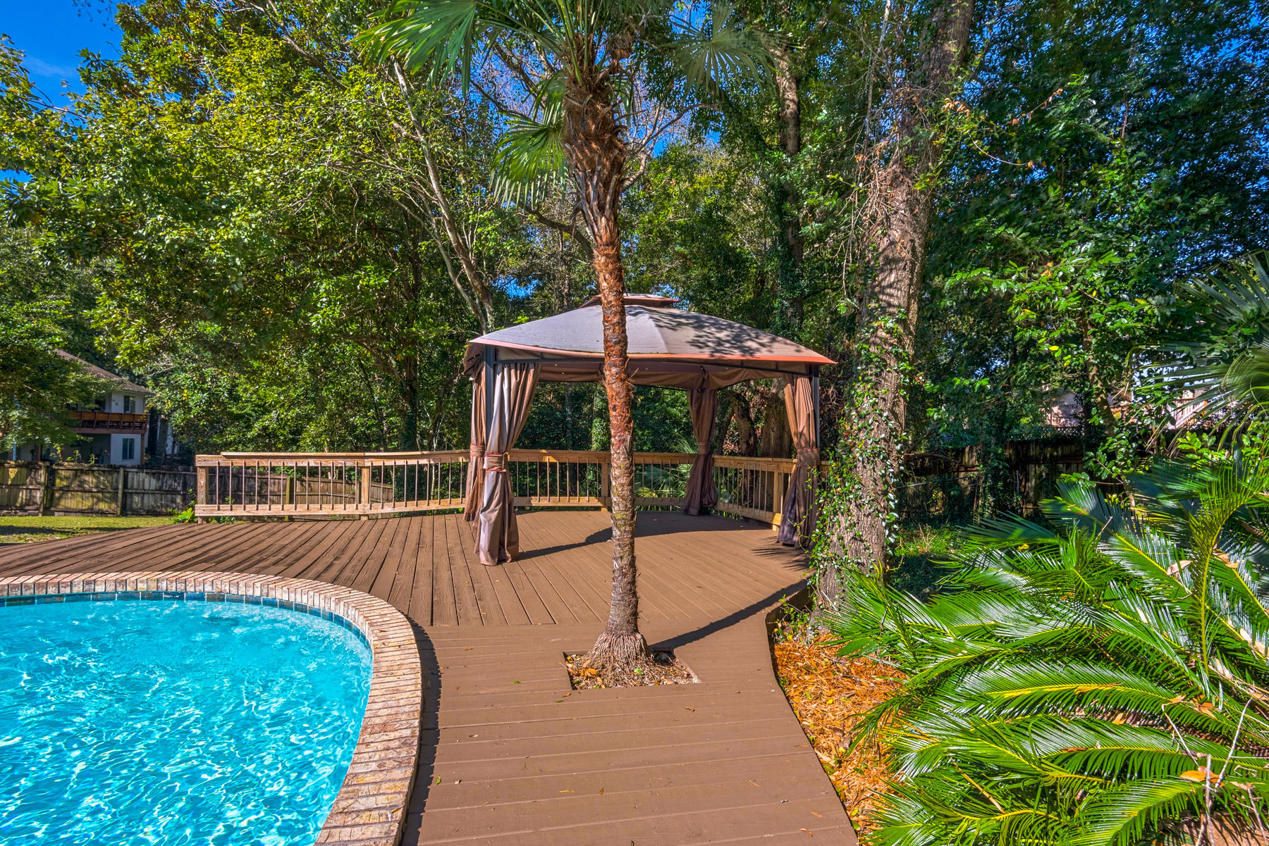 ROCKY BAYOU COUNTRY CLUB ESTATES 4 - Residential