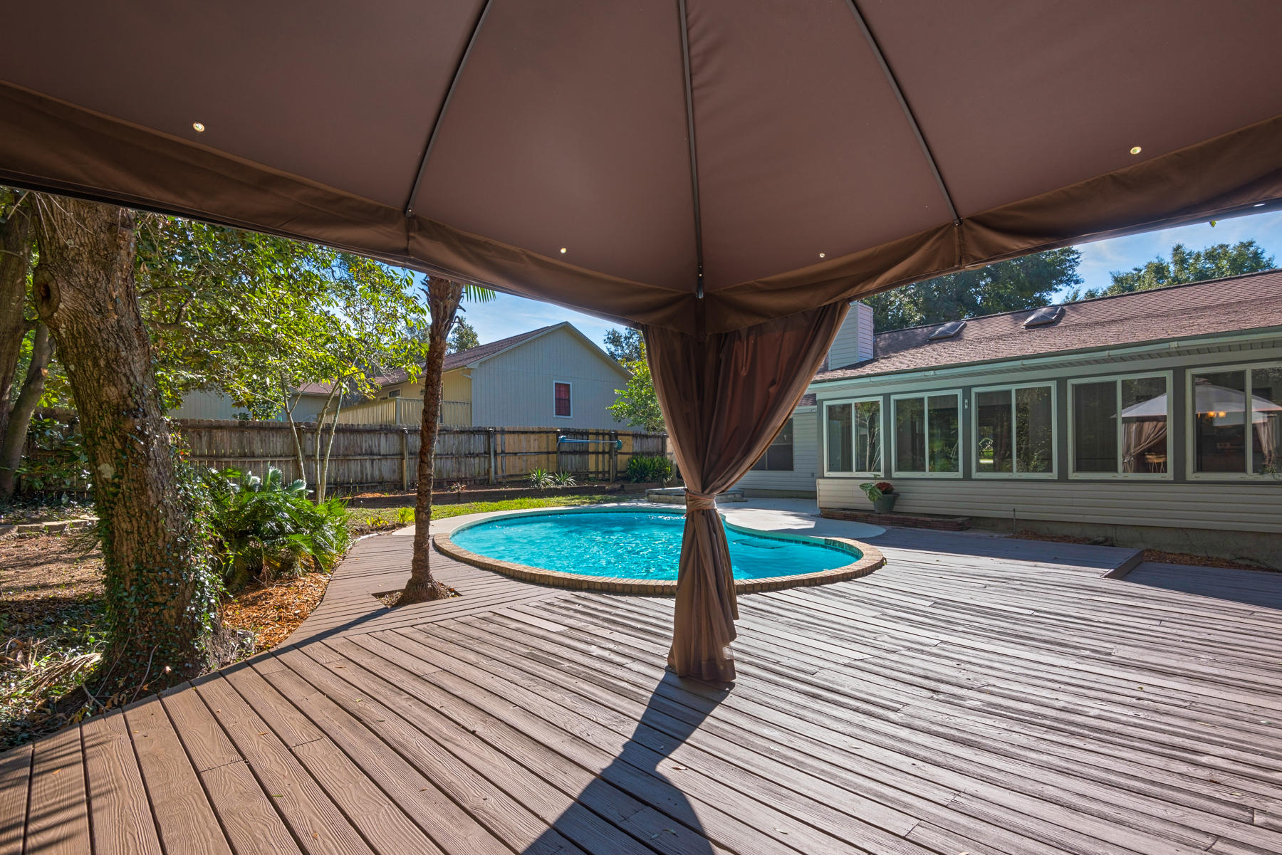 ROCKY BAYOU COUNTRY CLUB ESTATES 4 - Residential