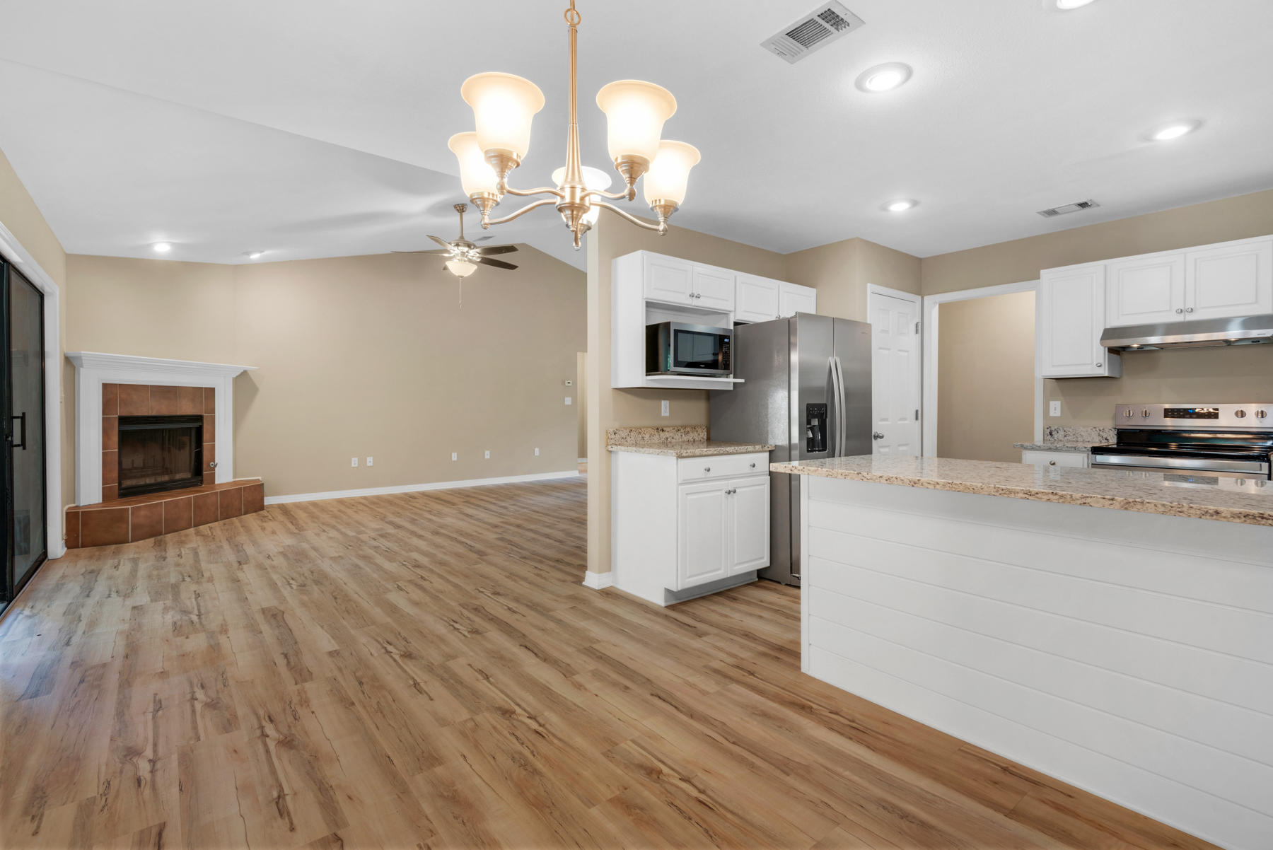 ROCKY BAYOU COUNTRY CLUB ESTATES 4 - Residential