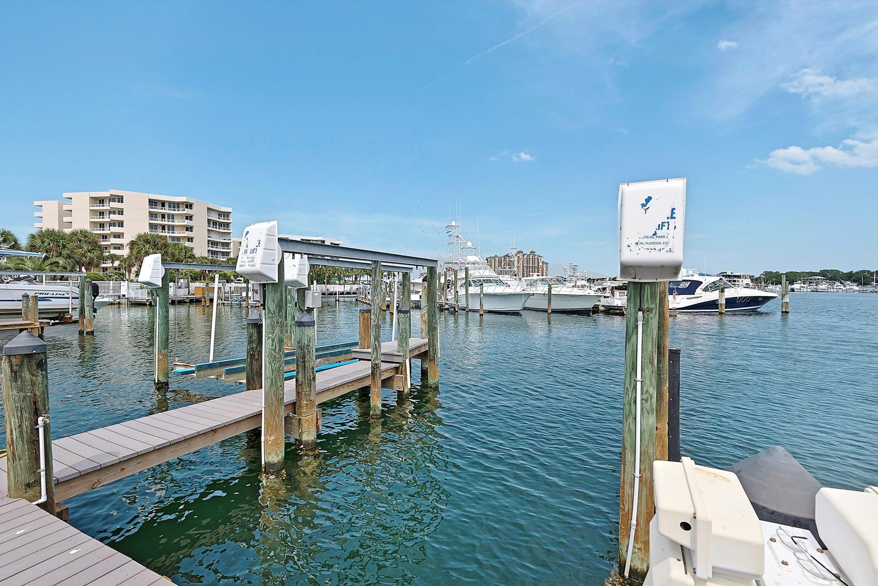 WATERVIEW TOWERS - Residential