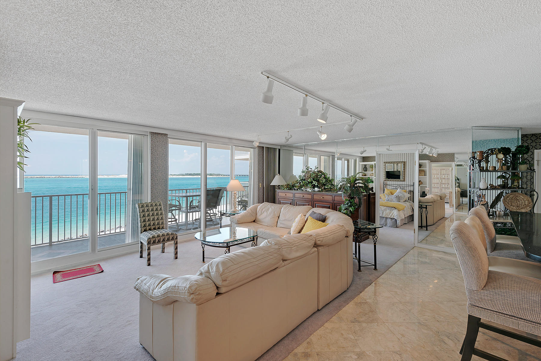 WATERVIEW TOWERS - Residential