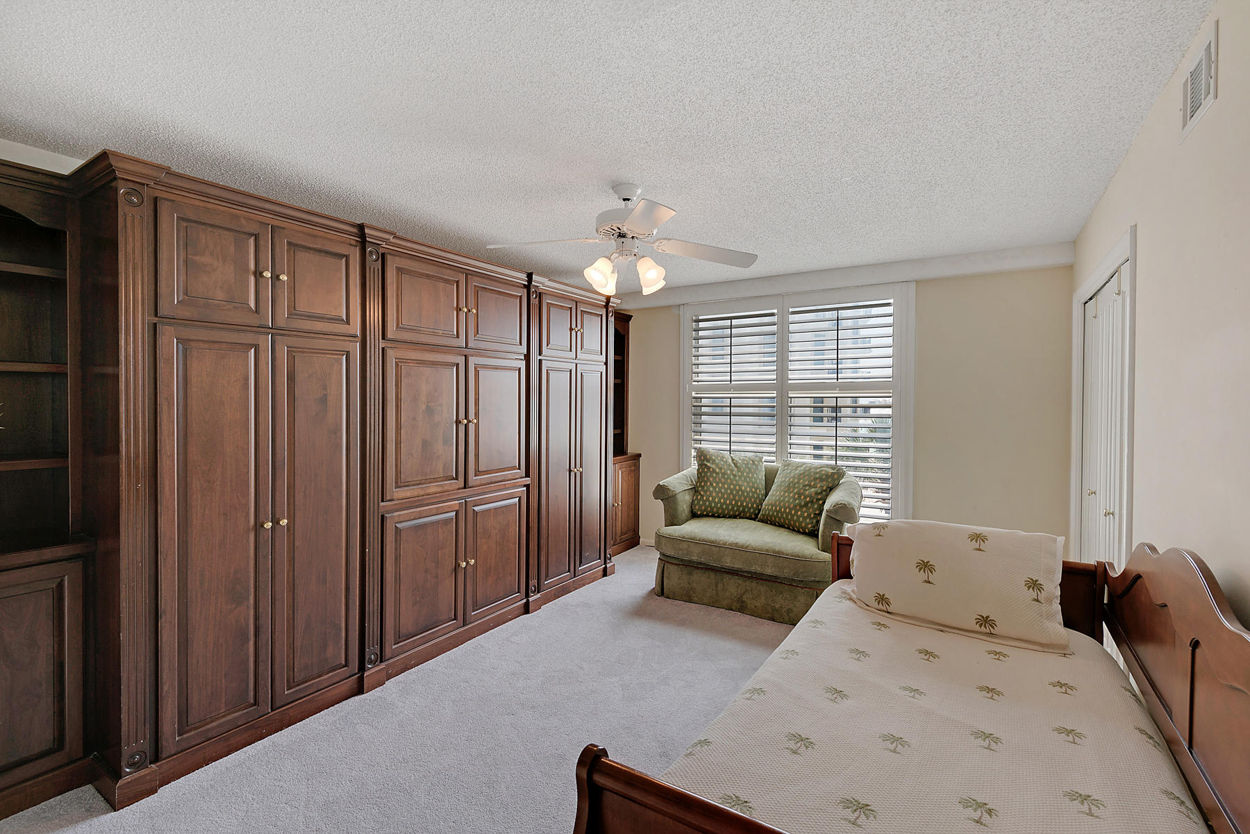 WATERVIEW TOWERS - Residential