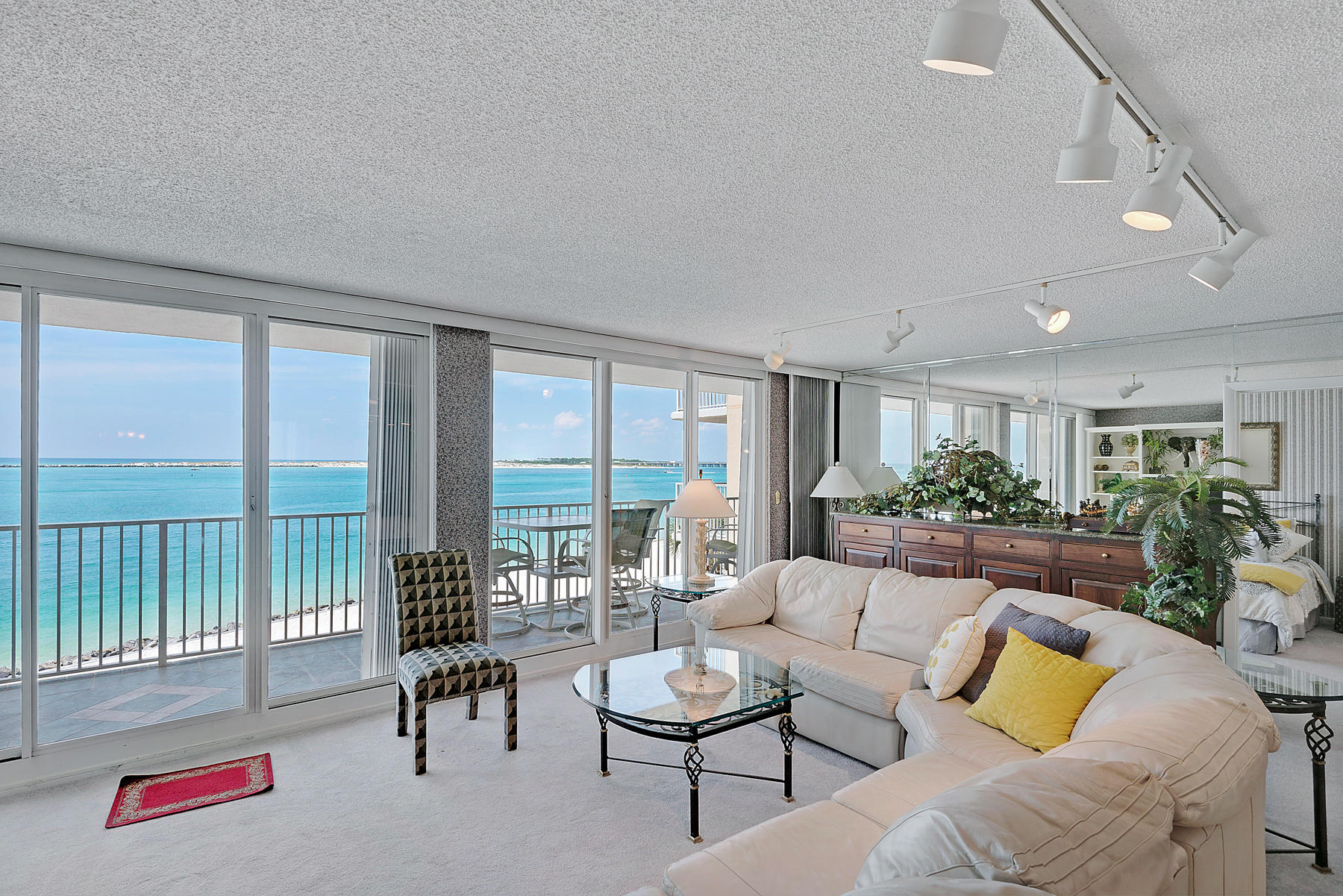 WATERVIEW TOWERS - Residential