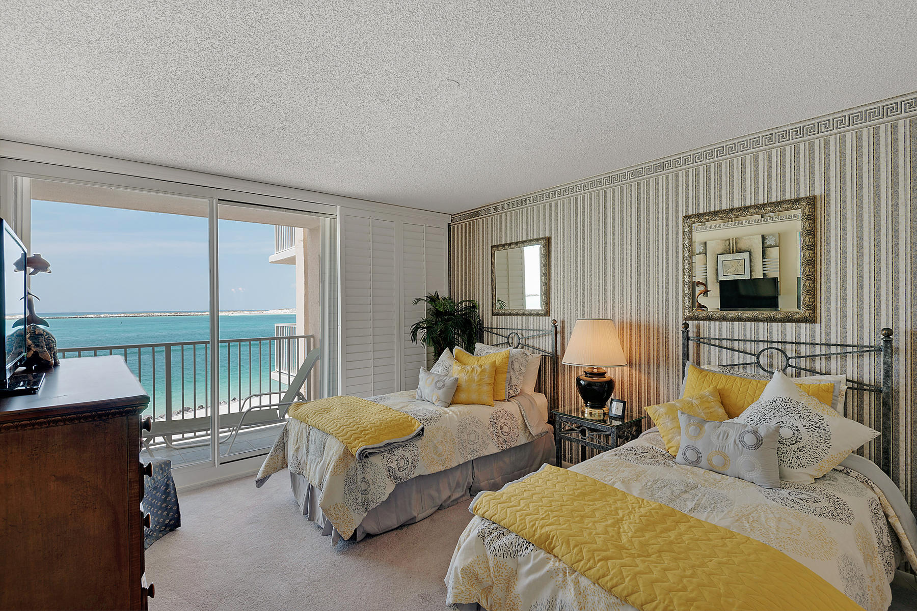 WATERVIEW TOWERS - Residential