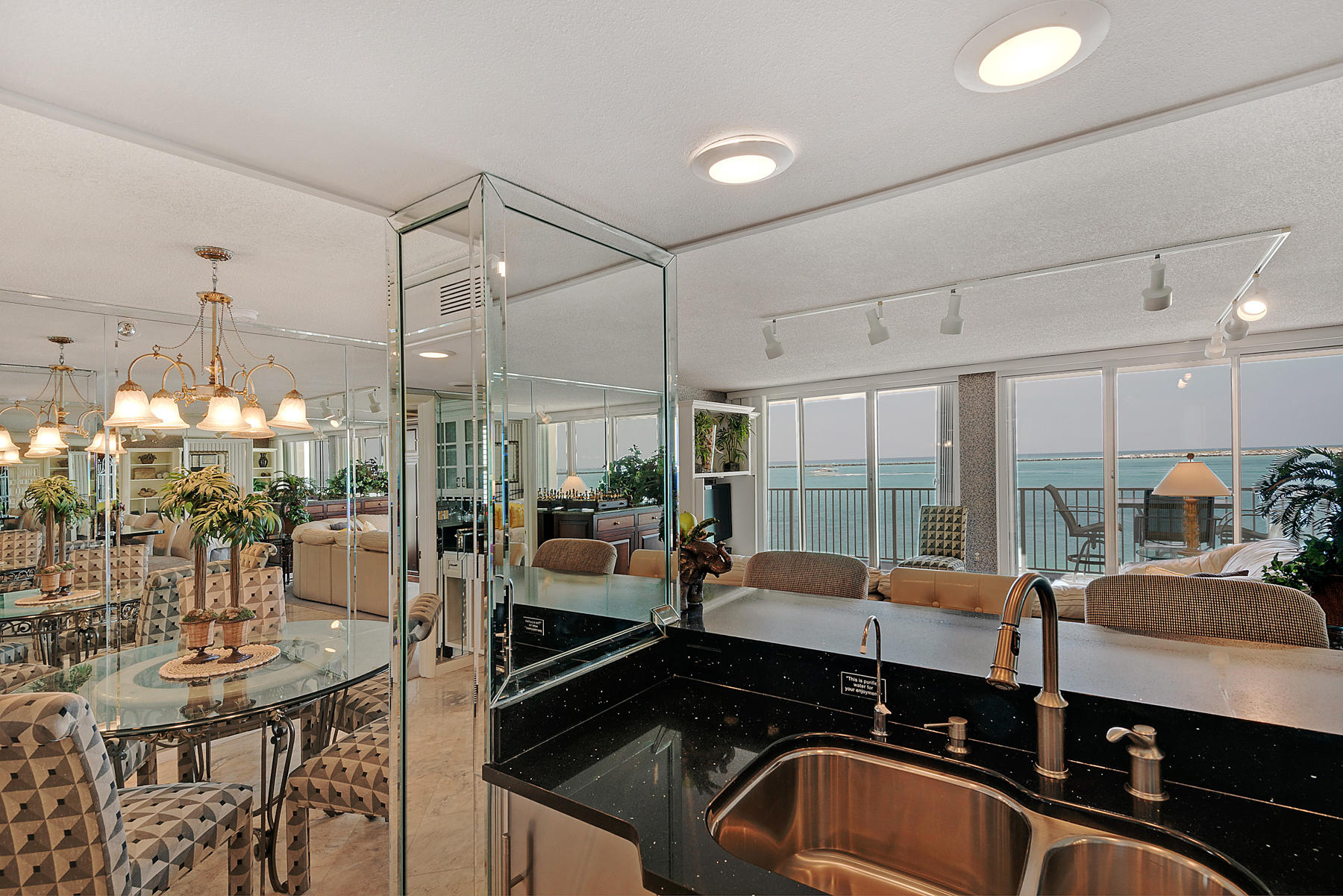 WATERVIEW TOWERS - Residential