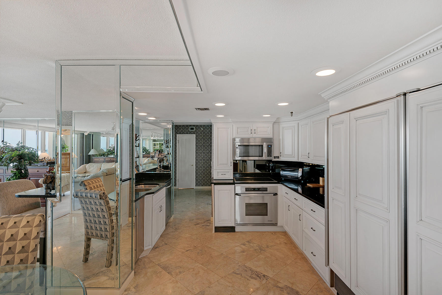 WATERVIEW TOWERS - Residential