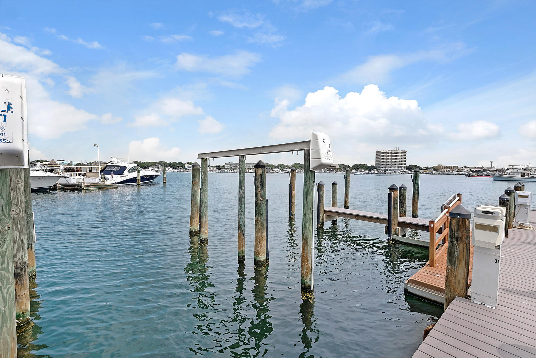 WATERVIEW TOWERS - Residential