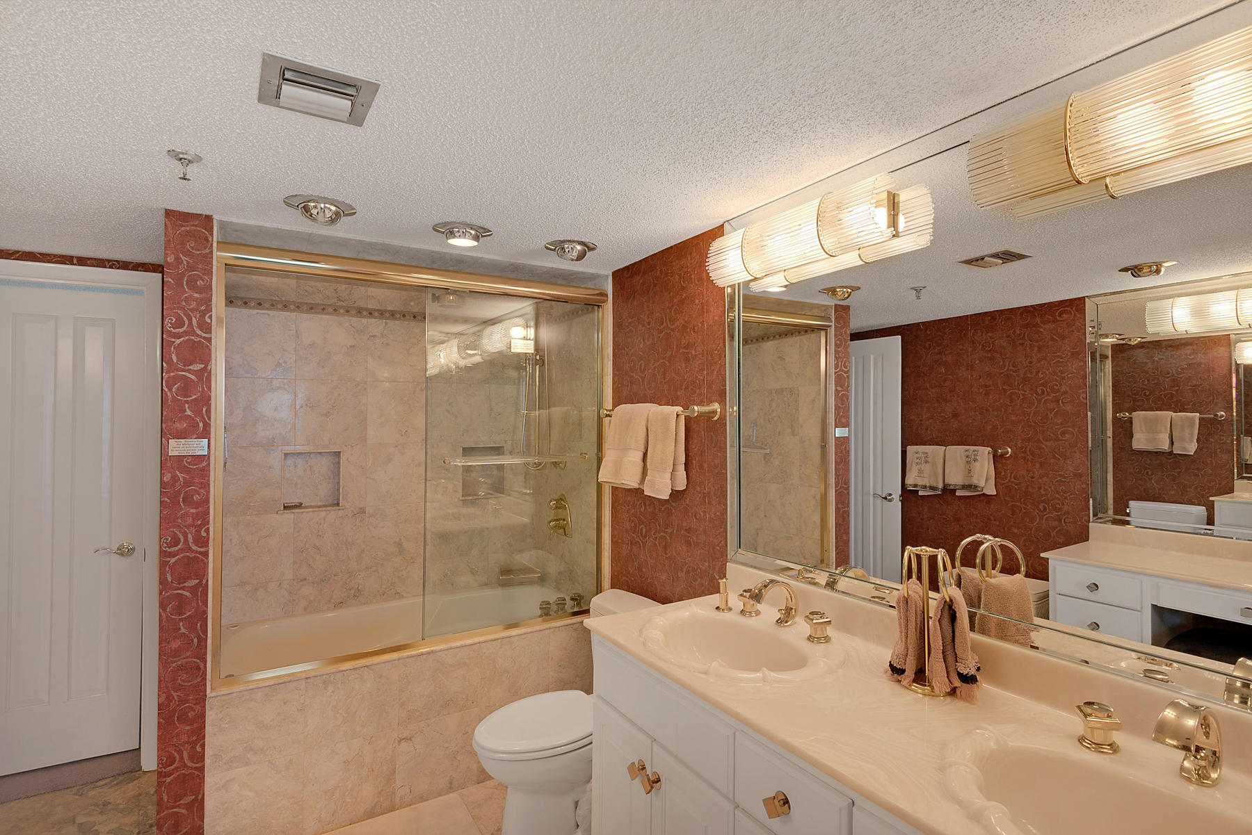 WATERVIEW TOWERS - Residential